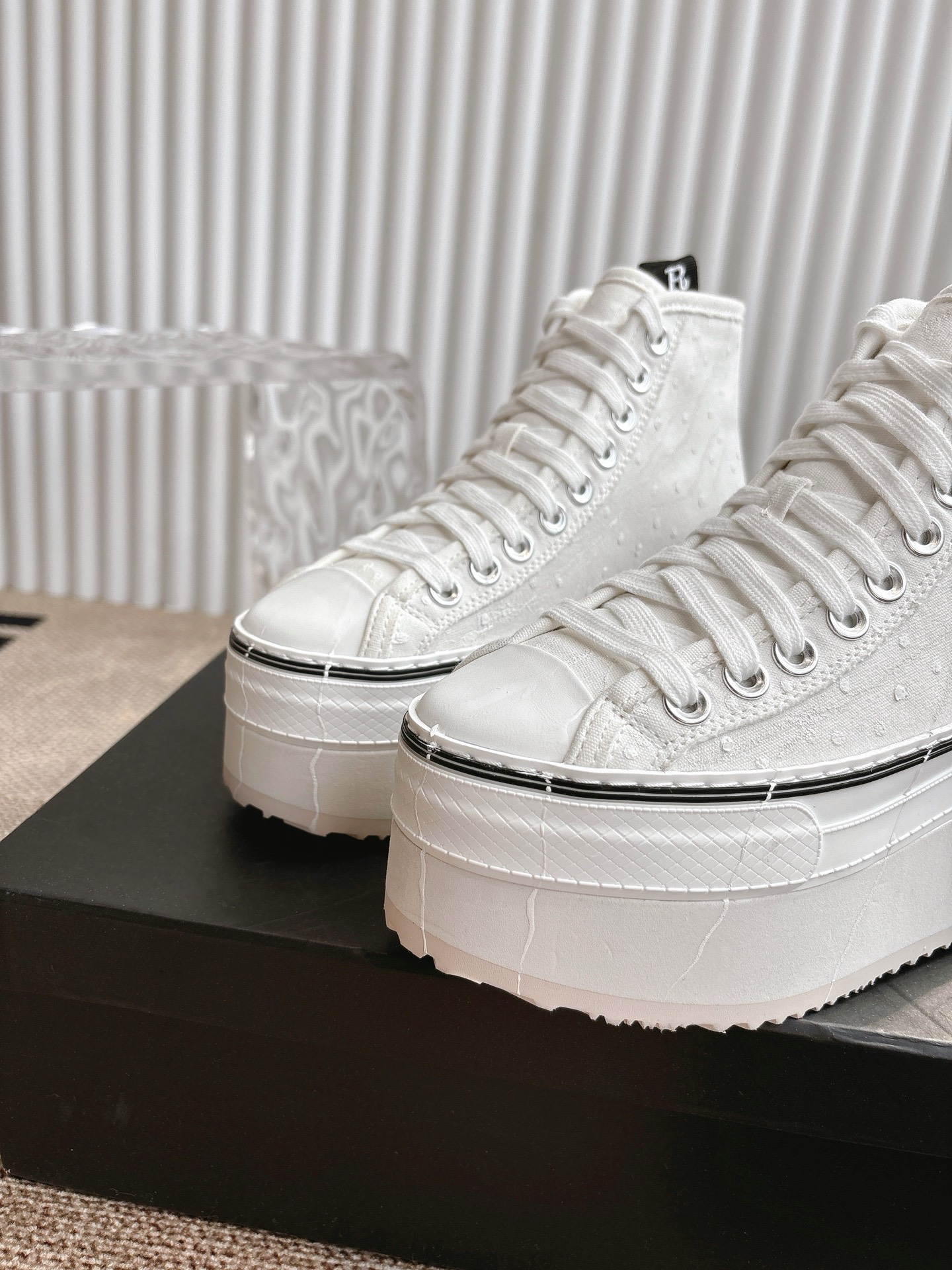 R13 Ink-Heavy High-Heel Shoes: Stylish and Sturdy, 950 Pounds, Available in Sizes 34-40 - 图片 7