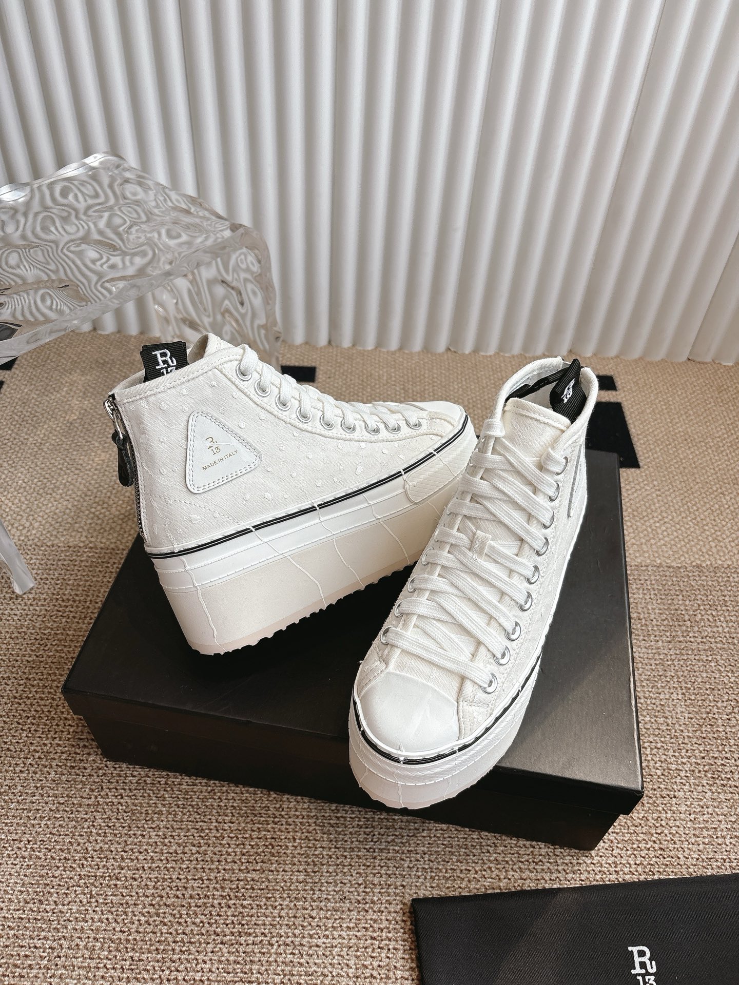 R13 Ink-Heavy High-Heel Shoes: Stylish and Sturdy, 950 Pounds, Available in Sizes 34-40 - 图片 4