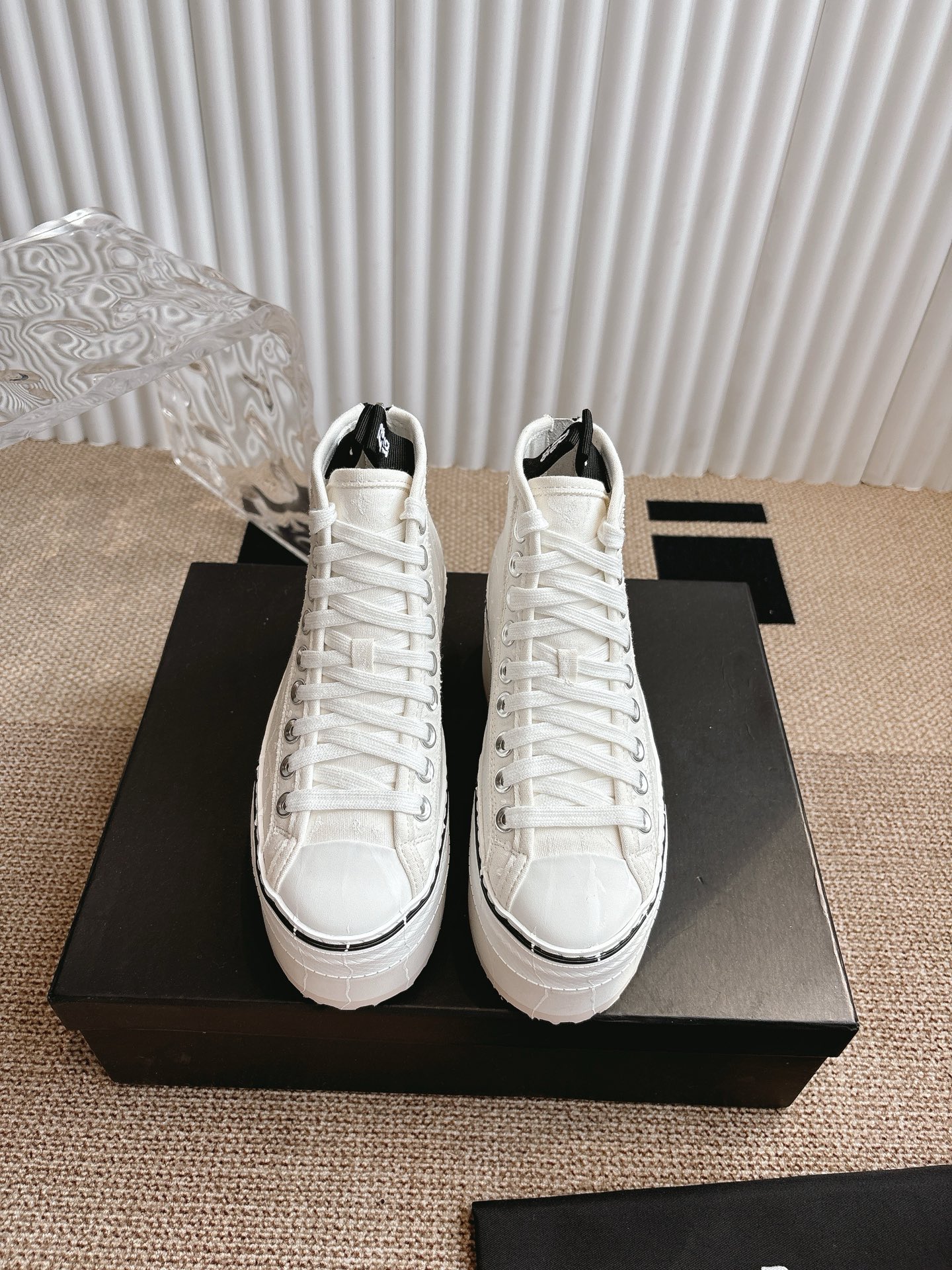 R13 Ink-Heavy High-Heel Shoes: Stylish and Sturdy, 950 Pounds, Available in Sizes 34-40 - 图片 2