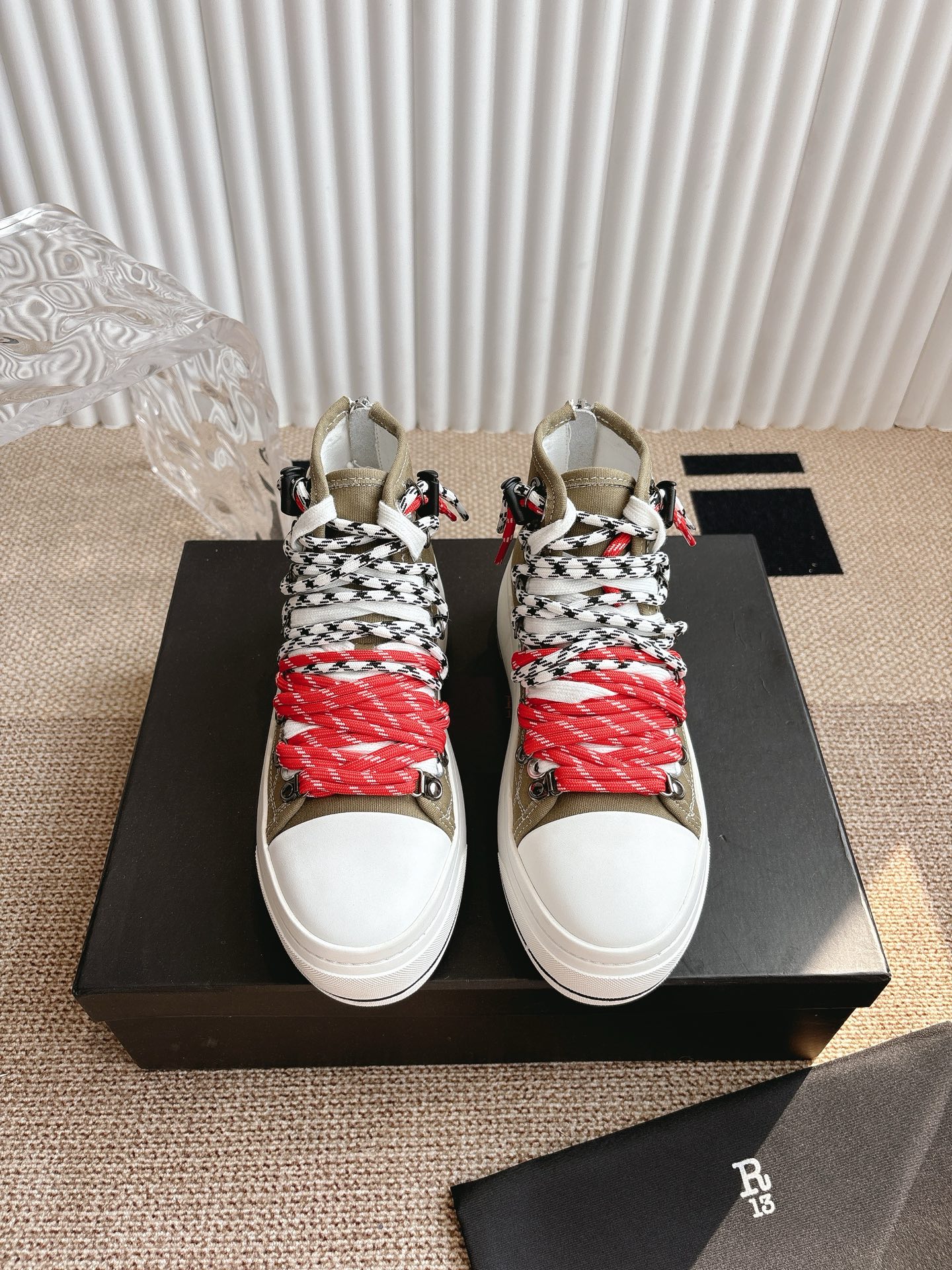 Trendy R13 High-Top Shoes: Stylish and Comfortable Leisure Footwear! - 图片 5