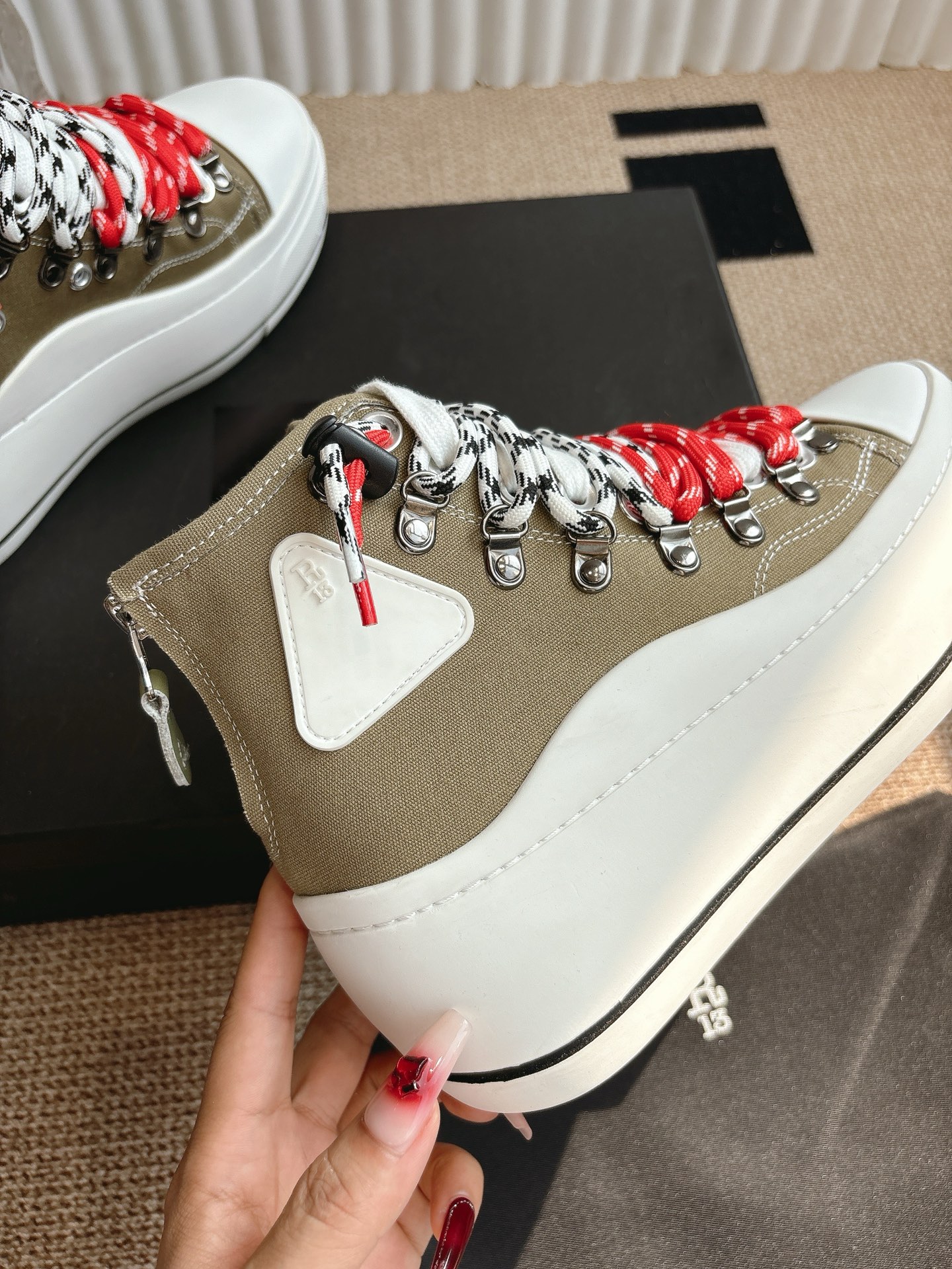 Trendy R13 High-Top Shoes: Stylish and Comfortable Leisure Footwear! - 图片 8