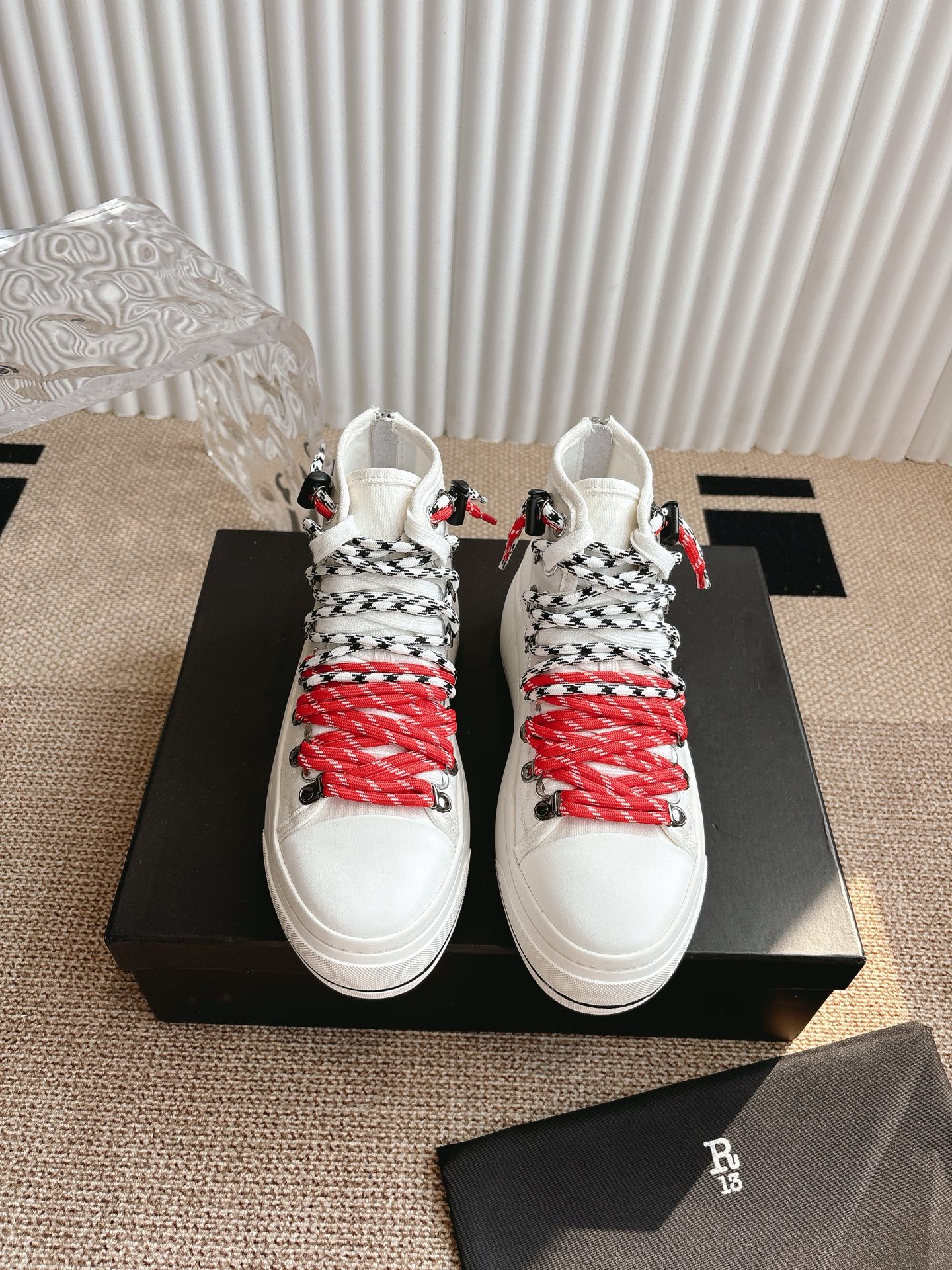 Stylish R13 High-Top Shoes: Comfortable and Trendy Leisure Footwear! - 图片 9