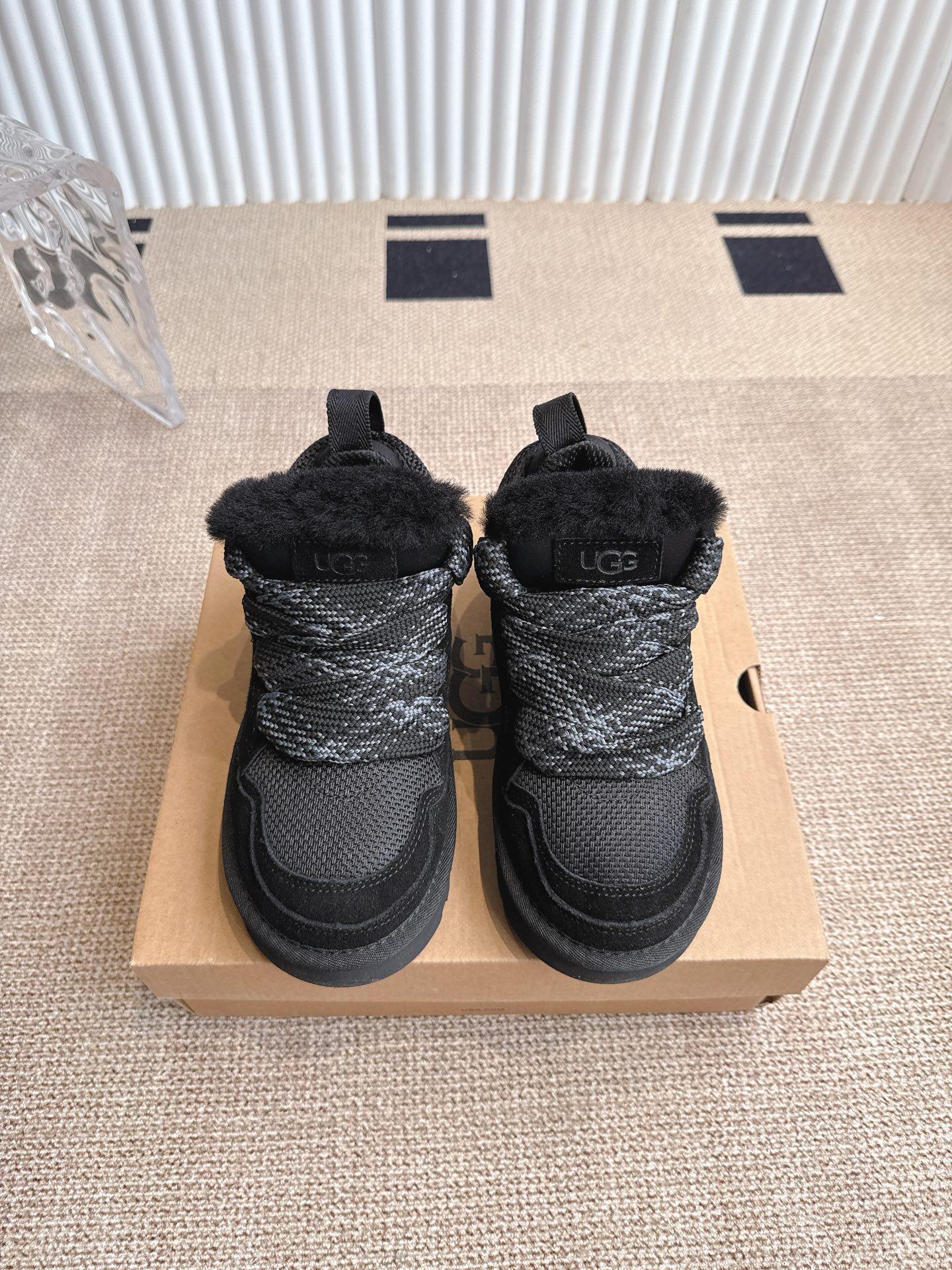 🔥低帮UGG秋冬新款厚底休闲鞋‼️ 作为的领军品牌，这双新款同样延续了其一贯的舒适理念码数:35-40(