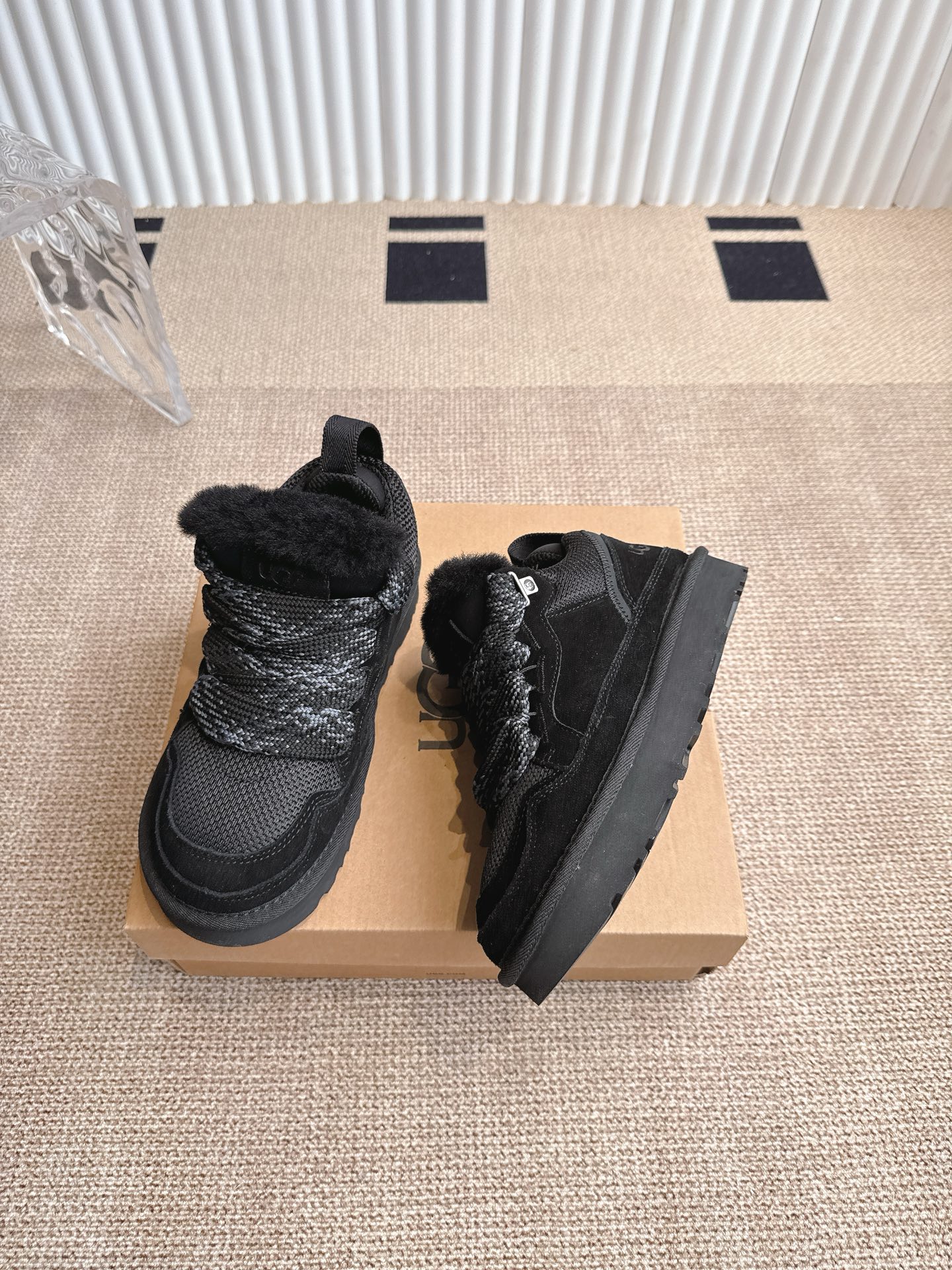 🔥低帮UGG秋冬新款厚底休闲鞋‼️ 作为的领军品牌，这双新款同样延续了其一贯的舒适理念码数:35-40(