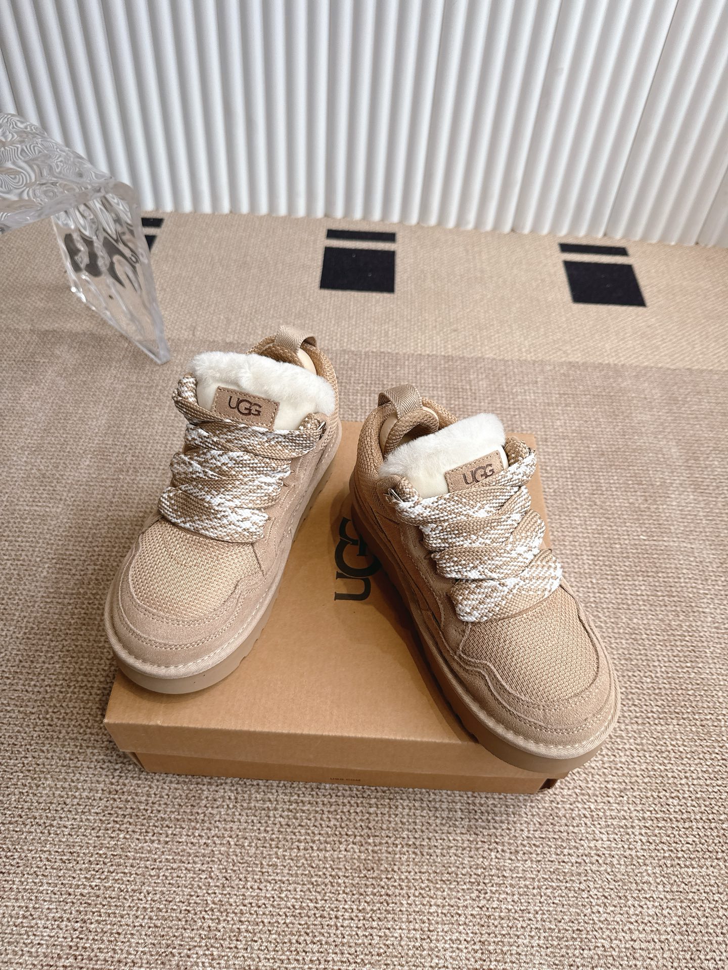 🔥低帮UGG秋冬新款厚底休闲鞋‼️ 作为的领军品牌，这双新款同样延续了其一贯的舒适理念码数:35-40(