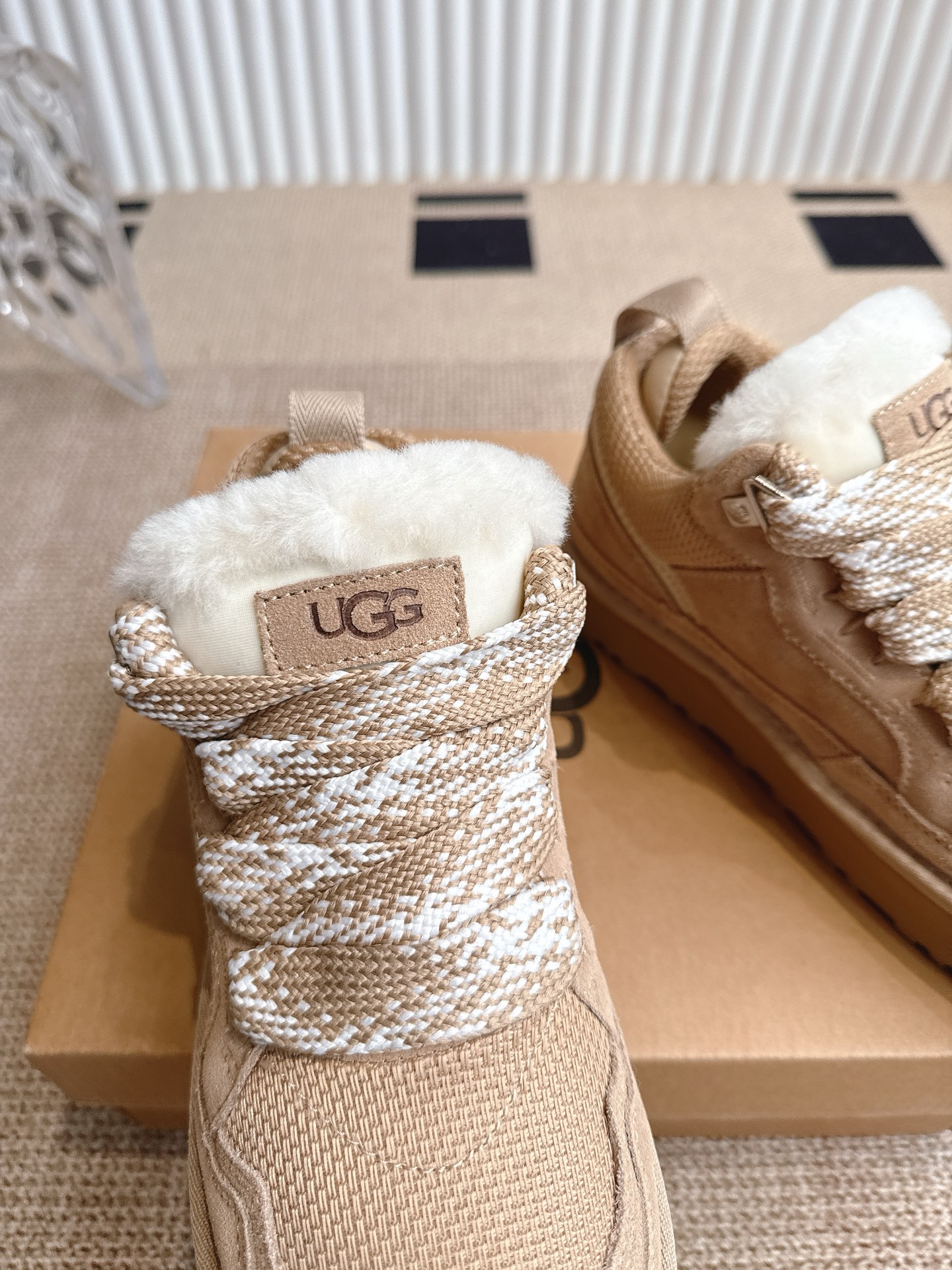 🔥低帮UGG秋冬新款厚底休闲鞋‼️ 作为的领军品牌，这双新款同样延续了其一贯的舒适理念码数:35-40(