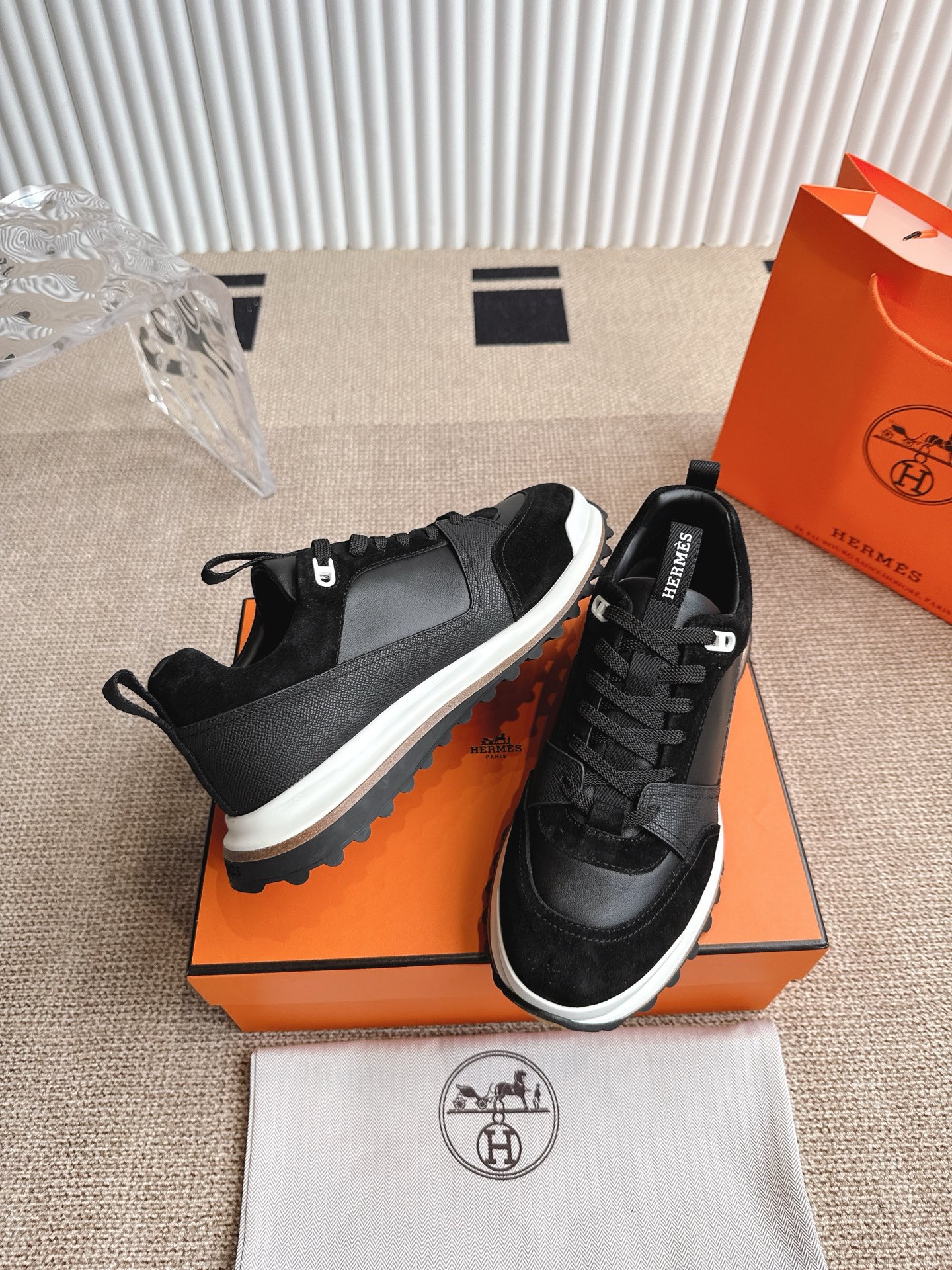 High-Quality Hermes Emermaze Real Shoes: Zenapa Calves, Velvet Kyoto, Silk Tarp, TPU Bubble Rubber - 图片 4