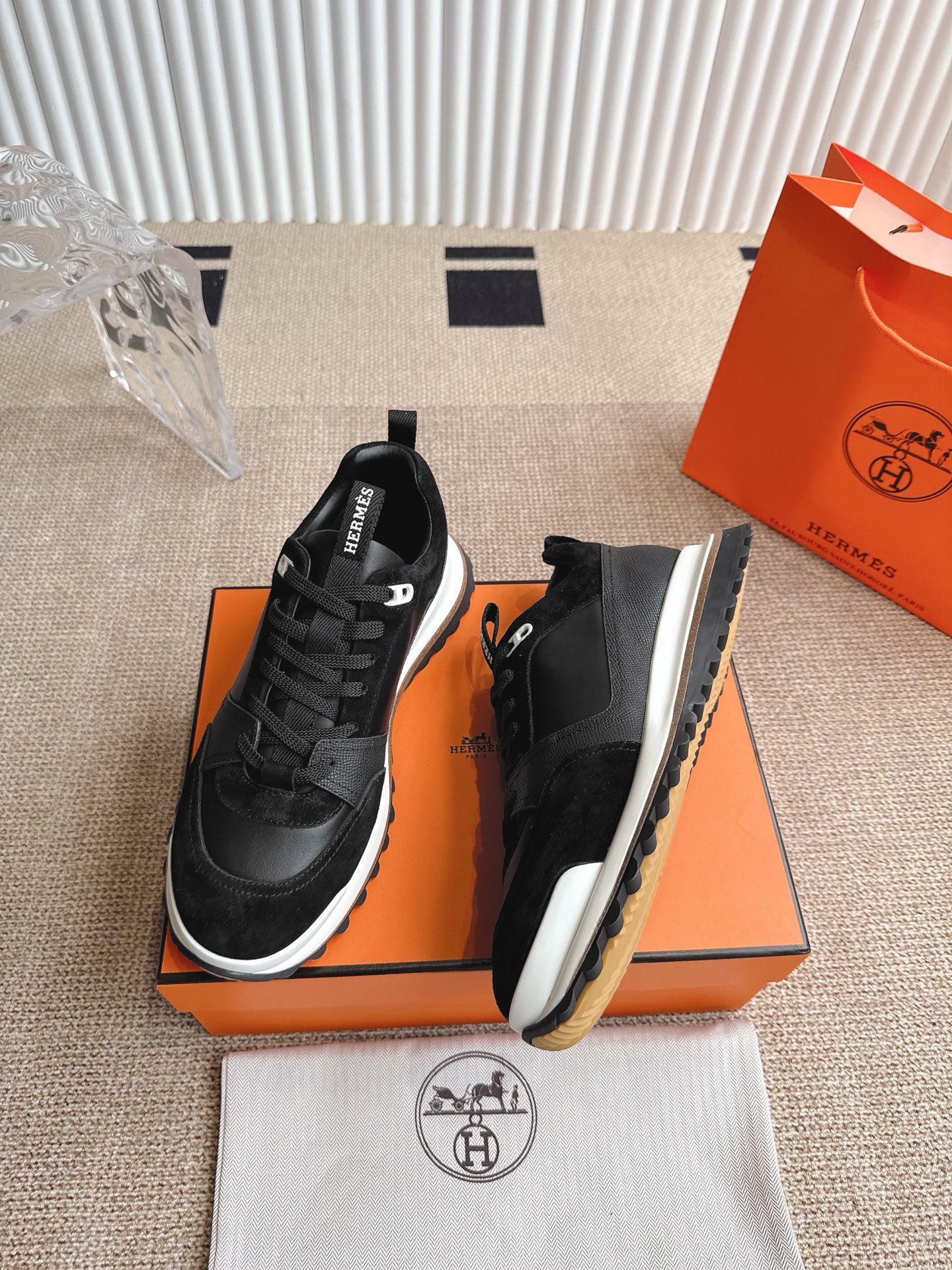 High-Quality Hermes Emermaze Real Shoes: Zenapa Calves, Velvet Kyoto, Silk Tarp, TPU Bubble Rubber - 图片 1