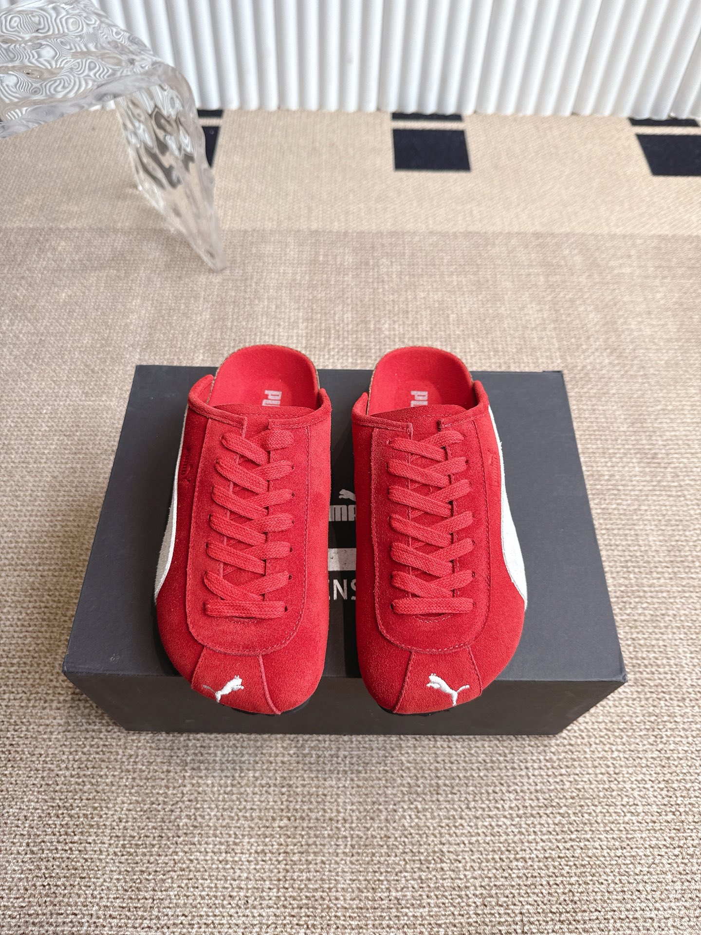 NO:459717,puma x Birkenstock Puma x Birkenstock shoes bag toe shoes leather suede double buckle fashion casual flat shoes cowhide leather suede soft texture with adjustable shoe buckle to enhance wear comfort ⑤ Ergonomic design dispersing foot pressure and protecting ankle Cork latex footbed has a certain shrinkage and can fit the foot after long wear. EVA sole has high elasticity and tensile resistance. It has good shock resistance and cushioning. Suitable for all seasons. The soft footbed uses an extra foam cushioning layer to provide extra comfort and full-day support. Size 35-45, semi-torque, birdenstock, flats, cowhide19860909puma x Birkenstock 彪马x勃肯鞋包头鞋  皮革绒面双扣时尚休闲平底鞋 牛皮绒面革质地柔软搭配可调节鞋扣提升穿着舒适度⑤ 人体工学设计分散脚部压力 保护脚踝 软木乳胶鞋床具有一定的收缩性 长时间穿着后能贴合脚型 EVA鞋底回弹性和抗张性力高 具有良好的防震、缓冲性 四季皆宜 柔软的鞋床采用额外的泡沫缓冲层 提供额外的舒适感和全天支撑 码数35-45,半拖,birkenstock,flats,cowhide,Women's Shoes