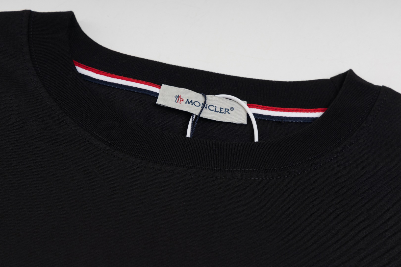 Moncler Men's Short Sleeve T-Shirt with 3D Logo Print - Premium Cotton Tee 4 o 1ifmf8uca1iip1dg813geb7116pe1