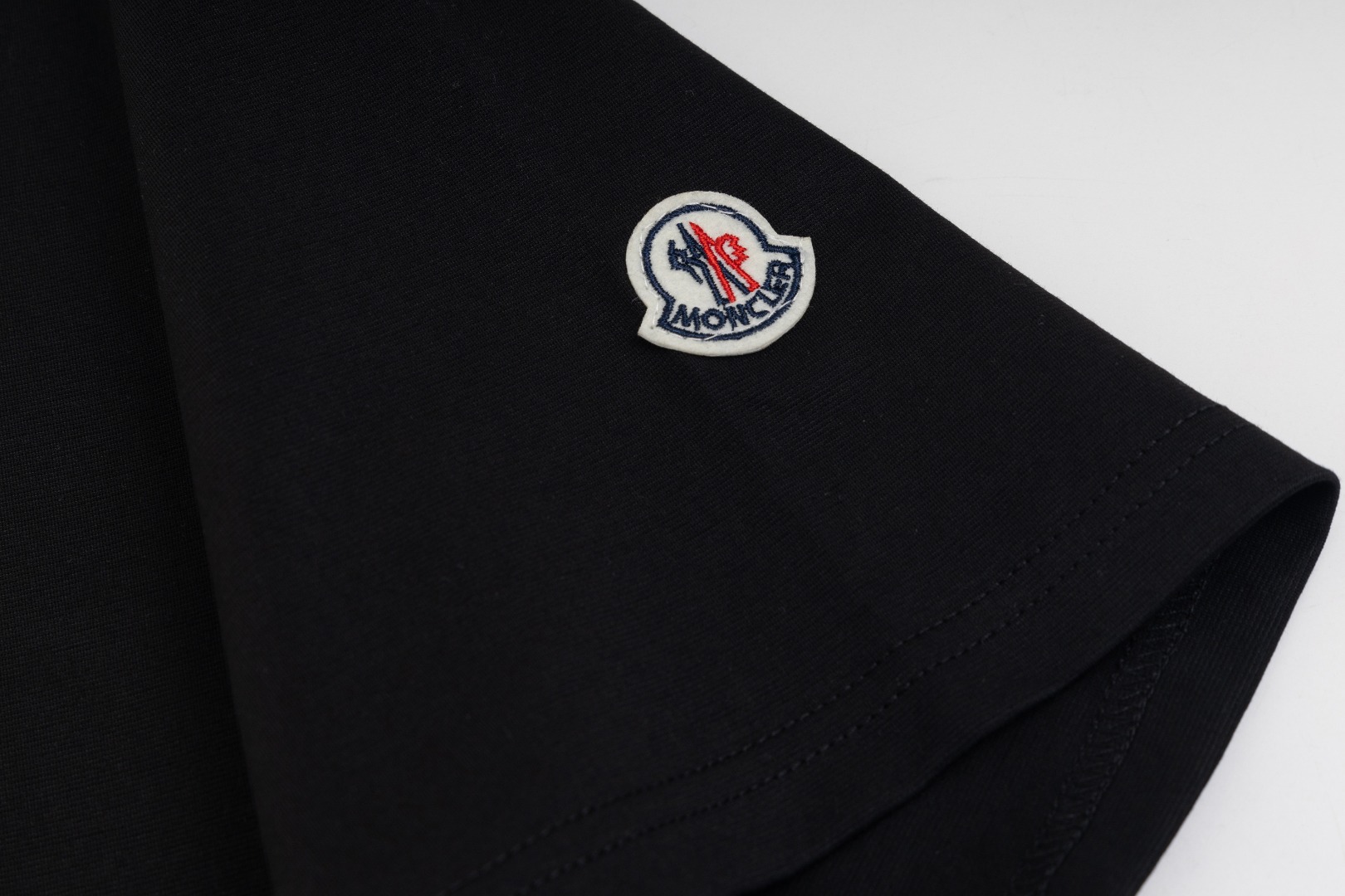Moncler Men's Short Sleeve T-Shirt with 3D Logo Print - Premium Cotton Tee 9 o 1ifmf8ucdppmernn77196q1q0k6