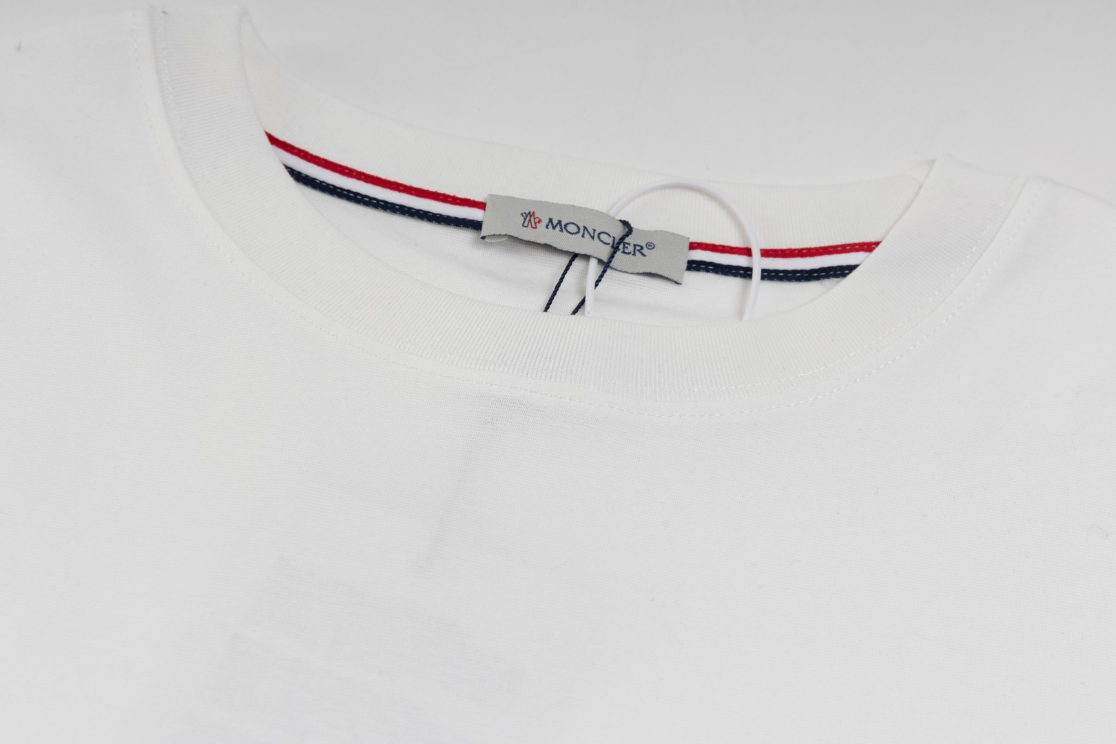 Moncler 2025 Spring/Summer Short Sleeve T-Shirt with 3D Logo Print 3 o 1ifmfdcksr4o1t7imr91oe2jp1