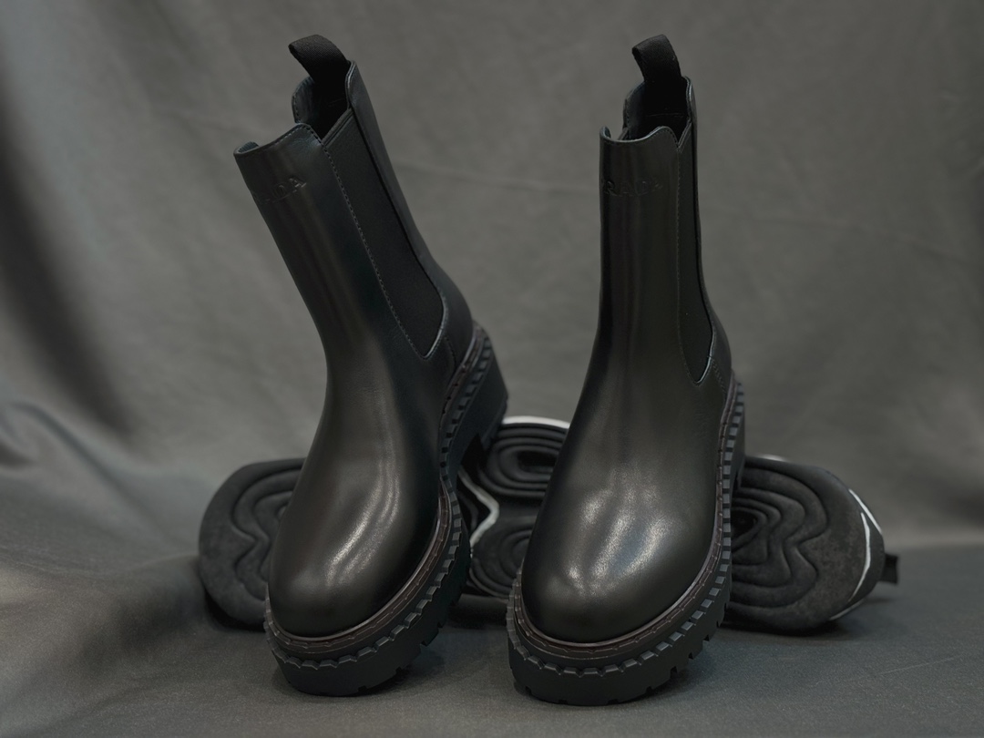 High Quality Replica
 Prada AAA
 Short Boots Cowhide Rubber