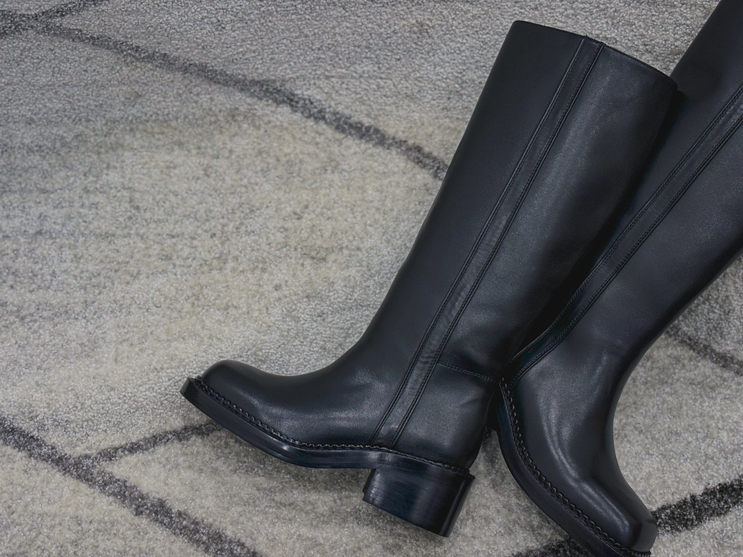 Prada Botas largas Cuero de vaca Dermis Piel oveja