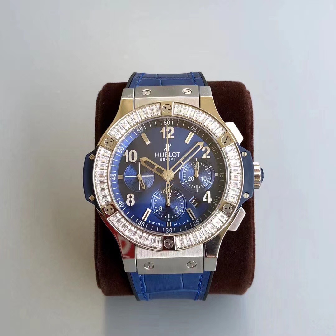 Hublot (恒宝） Style Beige Watches Lookbook Reference image 1