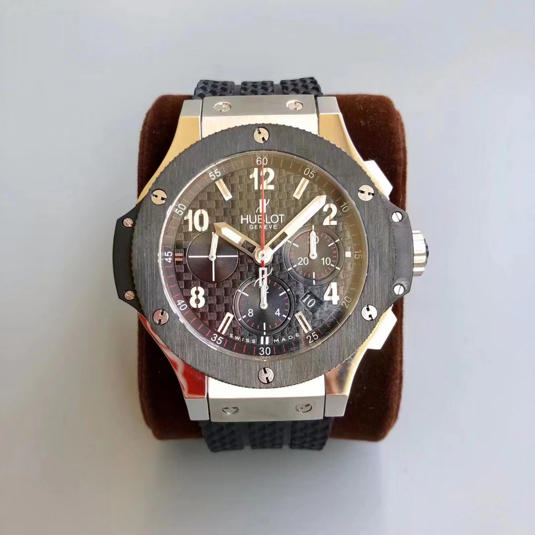 NO:741668,Newly upgraded Hublot Hublot BIG BANG original movement 341.CX..RX double sapphire glass, 44mm  The most powerful sub-version of the original model, original multi-function chronograph movement, movement power reserve of 42 hours, swing frequency of 28800, original folding buckle, imported rubber strap, 100 meters deep waterproof. Square diamond ring, round diamond ring, ceramic ring, full diamond case, you can choose. Simple and capable, low-key luxury, elegant but not ostentatious, fresh and durable. It is comfortable to wear and contrasts with the watch case, giving people a beautiful enjoyment.19860909全新升级宇舶hublot恒宝BIG BANG 原装机芯 341.CX..RX 双卜蓝宝石玻璃,44mm 原版开模最强副版,原装多功能计时机芯,机芯动力储备42小时摆幅振频28800,原装折叠表扣,进口橡胶表带,100米深度防水.方钻圈,圆钻圈,陶瓷圏,满钻壳随君挑选.简约干练,低调奢华,雅致而不张扬,清新而耐看.佩戴舒适,与腕表表壳相互映对,给人唯美的享受.,,Watch