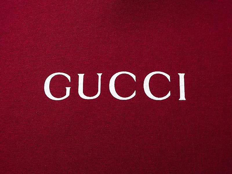 #Gucci古驰#2025早春系列 安可拉红简约印花图案