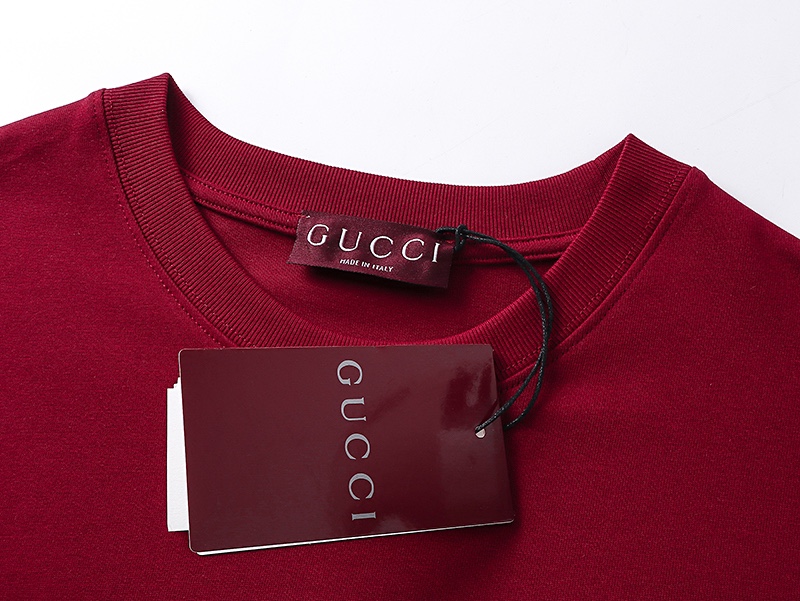 #Gucci古驰#2025早春系列 安可拉红简约印花图案
