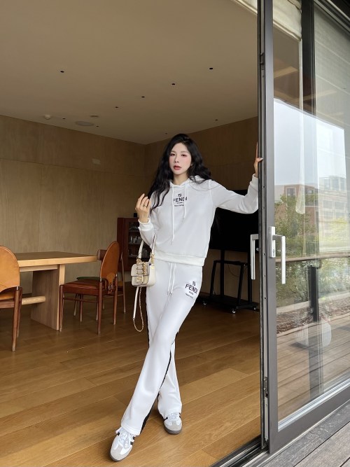 Fendi White Hoodie and Tracksuit Set - Chic & Comfortable Loungewear 1 Fendi White Hoodie and Tracksuit Set - Chic & Comfortable Loungewear