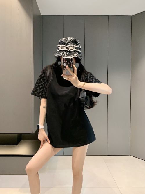 Luxury Cloud Cotton Short Sleeve T-Shirt with Embroidered Letter Pattern 1 Luxury Cloud Cotton Short Sleeve T-Shirt with Embroidered Letter Pattern