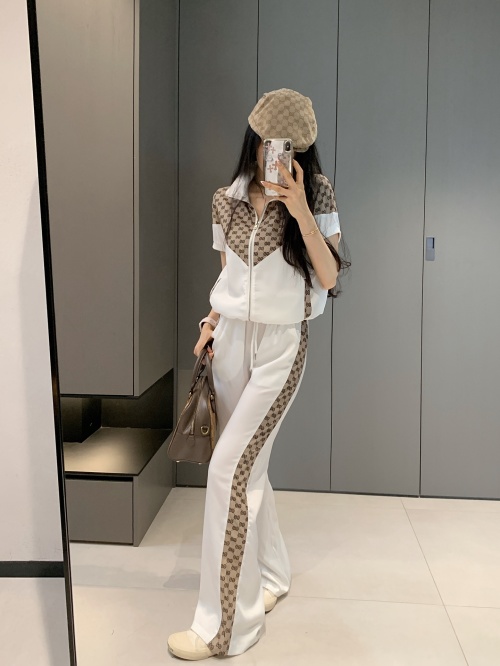 Women's Classic Patterned Two-Piece Leisure Suit-Stylish and Comfortable 1 Women's Classic Patterned Two-Piece Leisure Suit-Stylish and Comfortable