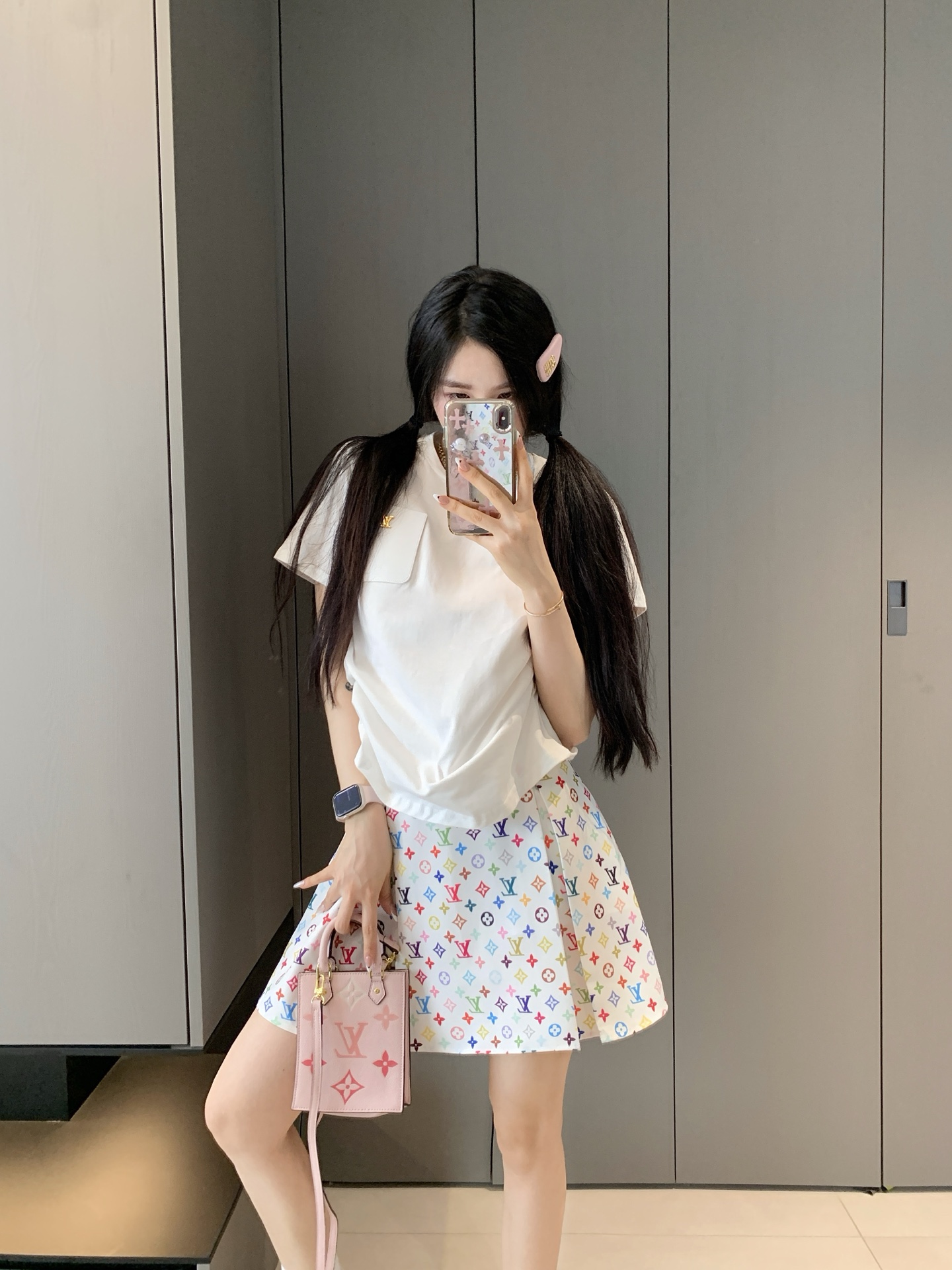 NO:334429,Model number D25051538 LOUIS*Dujia LV new fashionable and versatile two-piece set!  Simple and elegant pocket leather logo accessories decorate loose casual short-sleeved T-shirt top with high waist pleated pleated short skirt skirt!  (M size shoulder width 40, bust 102, sleeve length 19, clothing length 64; waist 72, skirt length 42) hair, louis vuitton, louis vuitton, louis vuitton, louis vuitton, skirts, T-shirt, tees, t-shirt, alexander wang19860909款号D25051538 LOUIS*驴家LV新款时尚百搭两件套装！简约大方口袋皮革logo配件装饰宽松休闲短袖t恤上衣高腰压褶百褶短裙半身裙！（M码肩宽40,胸围102,袖长19,衣长64；腰围72,裙长42）发,,louis vuitton,louis vuitton,louis vuitton,louis vuitton,skirts,T-shirt,tees，t-shirt,alexander wang,Women's clothing