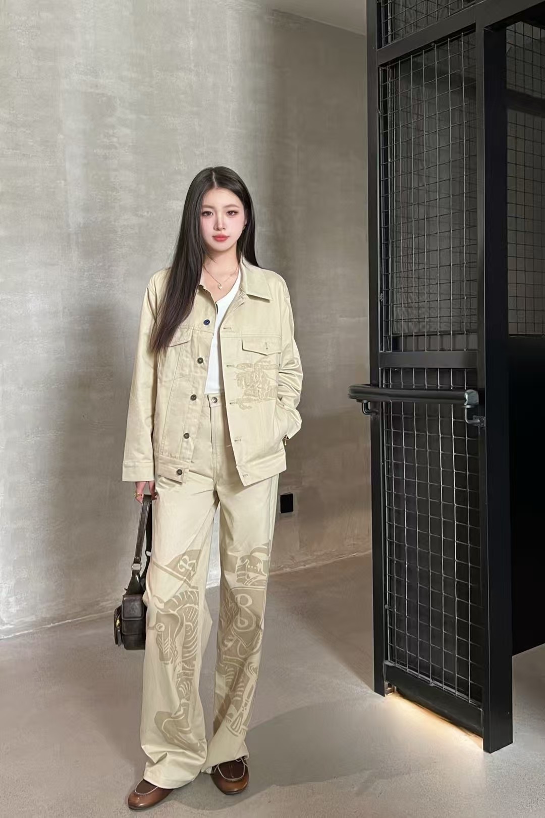 Burberry 2025 New Arrival Denim Jacket and Skirt Set - Luxury Cotton Blend 6 i1746978981007 4623 0 5
