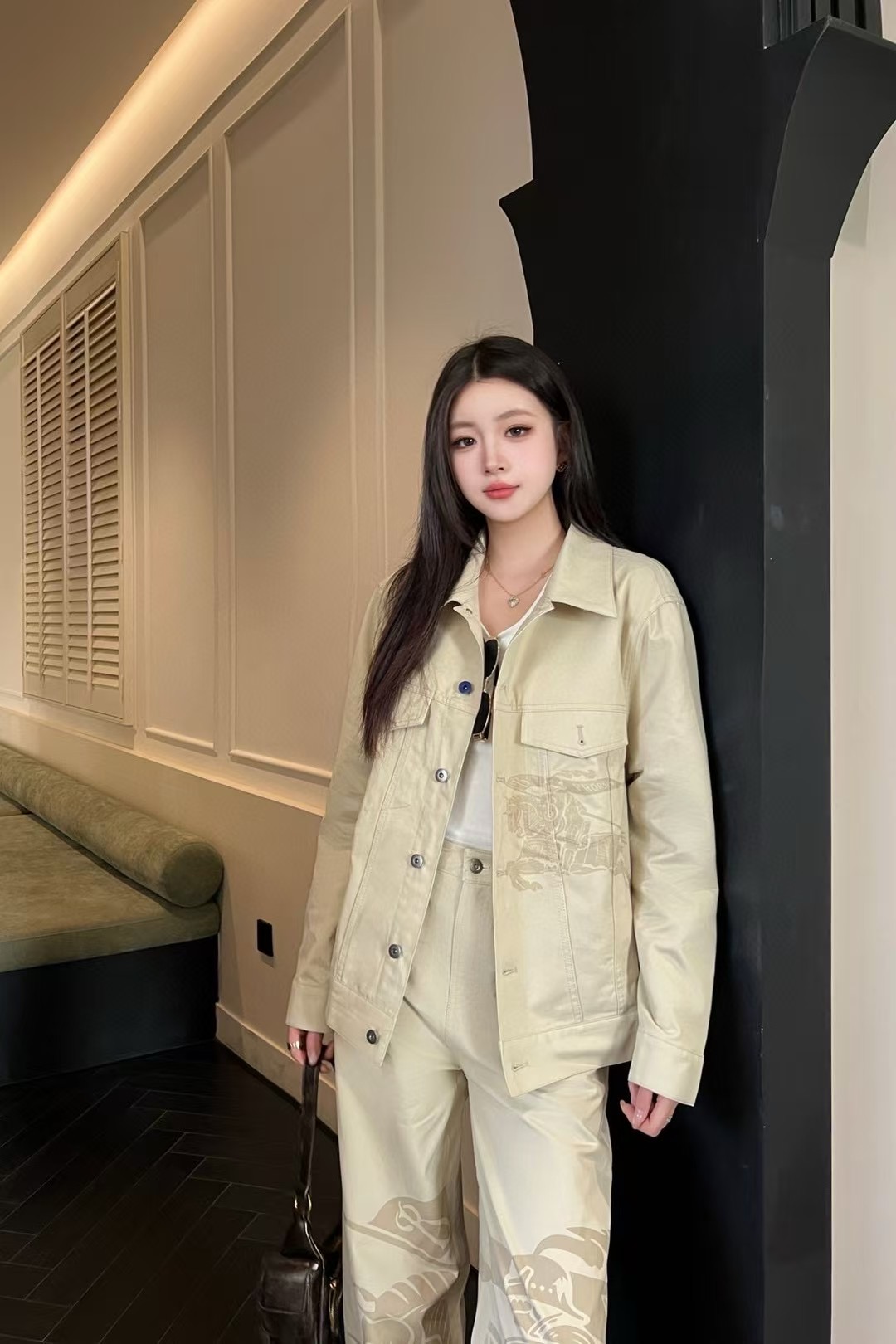 Burberry 2025 New Arrival Denim Jacket and Skirt Set - Luxury Cotton Blend 7 i1746978986995 6866 0 6