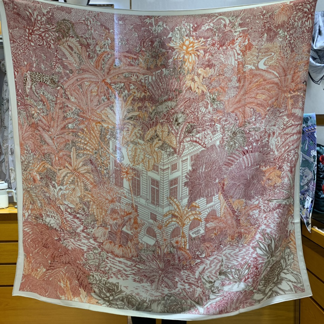 Luxurious Hermes 140 Cashmere & Silk Blend Shawl - Tropical Jungle Design 4 i1722670294 6930 3