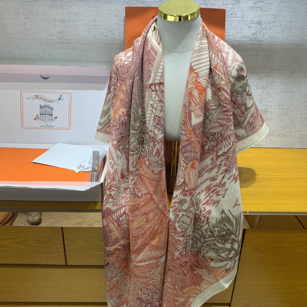 Luxurious Hermes 140 Cashmere & Silk Blend Shawl - Tropical Jungle Design 6 i1722670294 7411 8