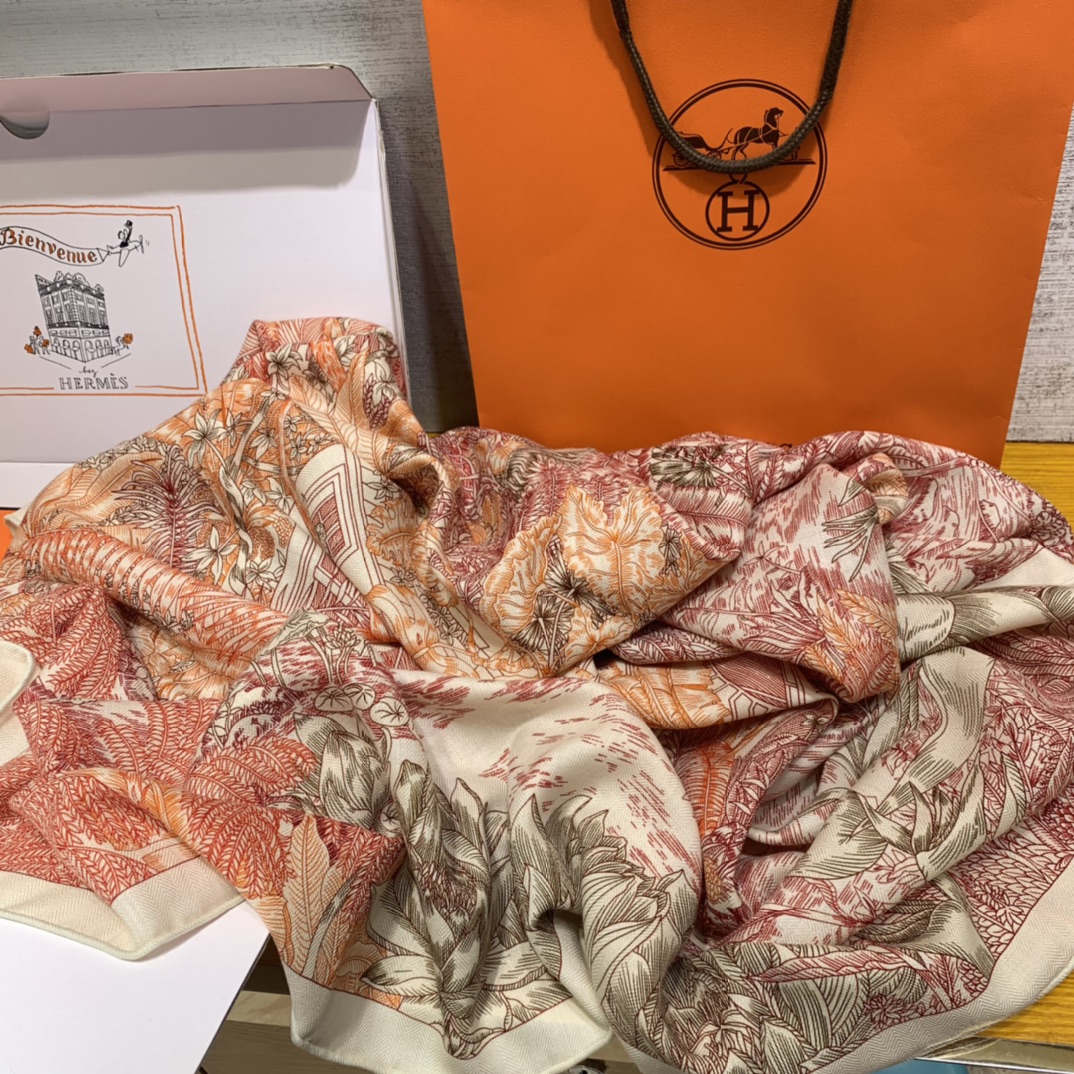 Luxurious Hermes 140 Cashmere & Silk Blend Shawl - Tropical Jungle Design 10 i1722670294 8298 7