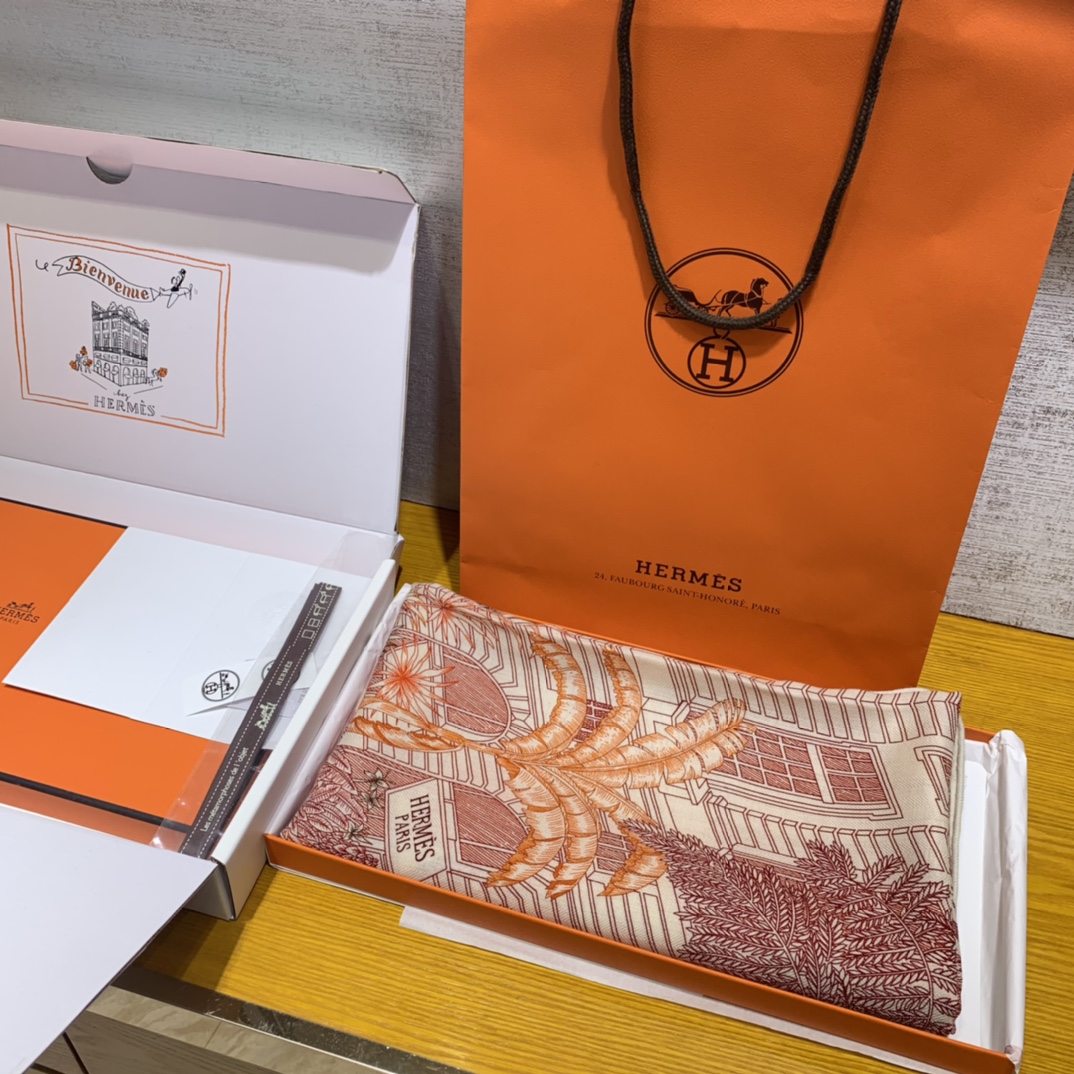 Luxurious Hermes 140 Cashmere & Silk Blend Shawl - Tropical Jungle Design 3 i1722670294 9555 2