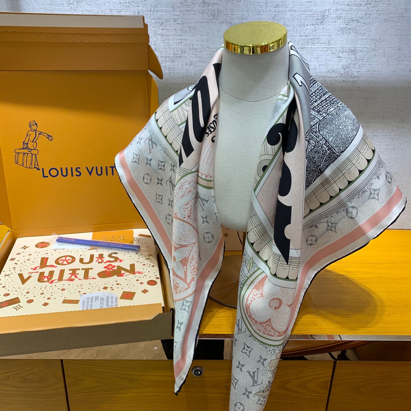 Louis Vuitton Women's Silk Scarf - Grey & Pink Poster Design, 90x90cm 7 i1737452782448 8211 0 5