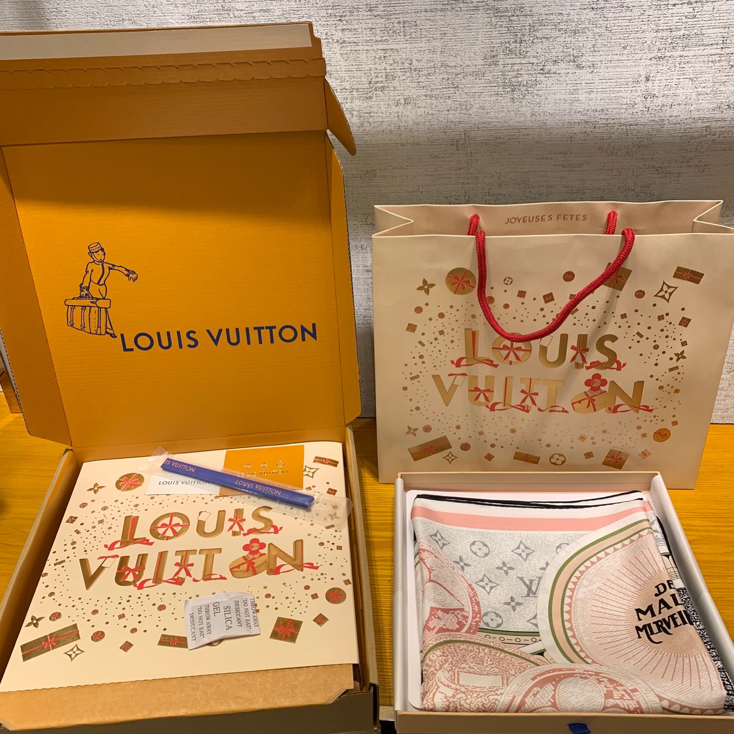 Louis Vuitton Women's Silk Scarf - Grey & Pink Poster Design, 90x90cm 5 i1737452782622 8801 0 2