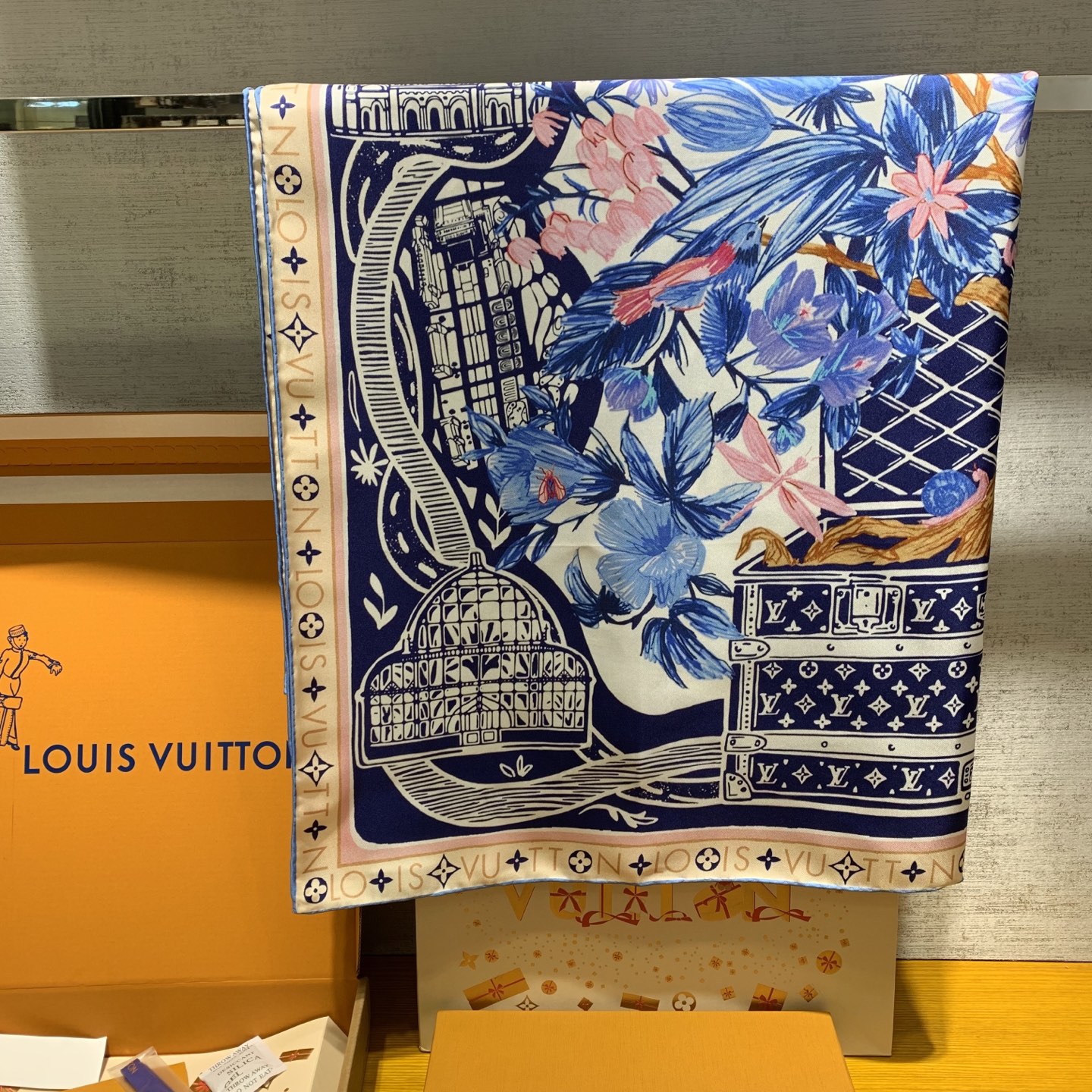 Louis Vuitton Jardin Blue Silk Square Scarf - 90x90cm 9 i1744699099914 9516 0 7