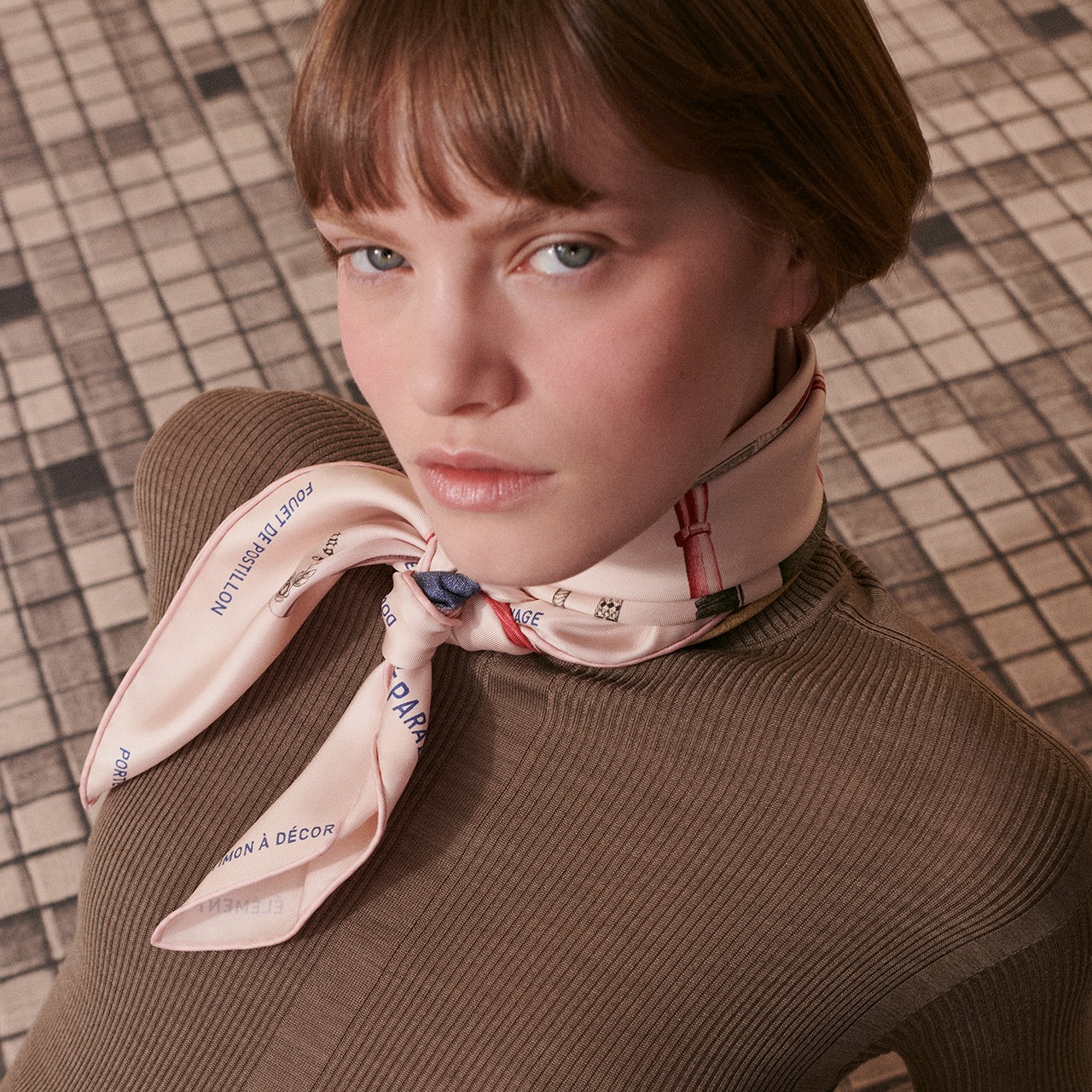 Hermès 90cm Pink Silk Twill Scarf - Hand-Rolled Edges, Luxury Women's Accessory 2 i1747207731635 9735 0 0
