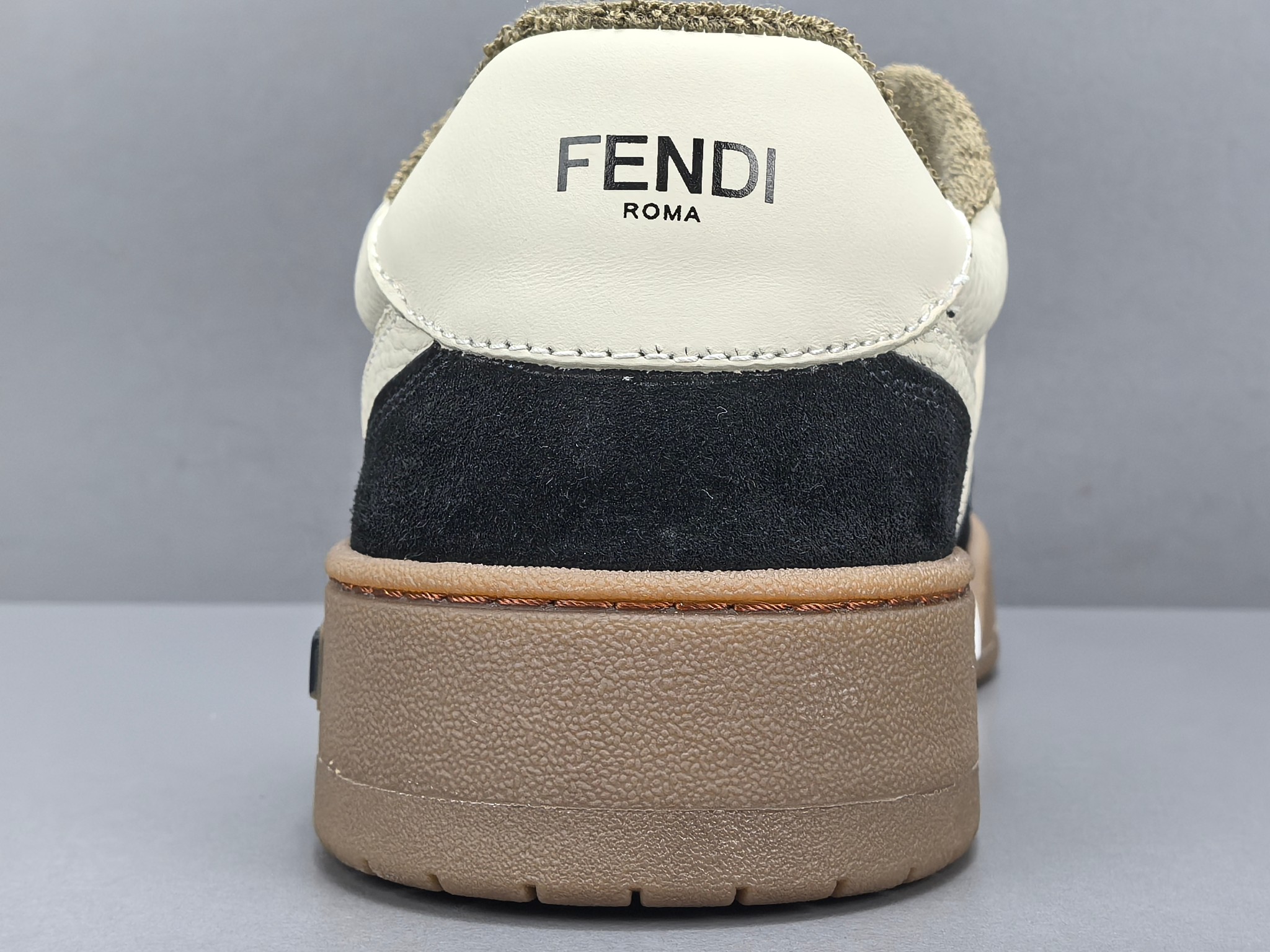 FENDI SHOE P Channel Advantage Engros tilgængelig — photo 5