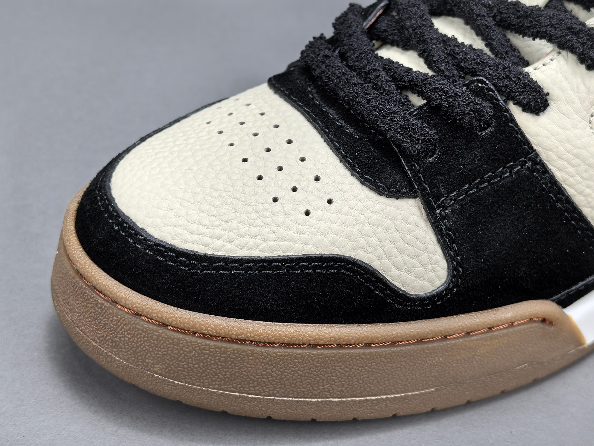 FENDI SHOE P Channel Advantage Engros tilgængelig — photo 2