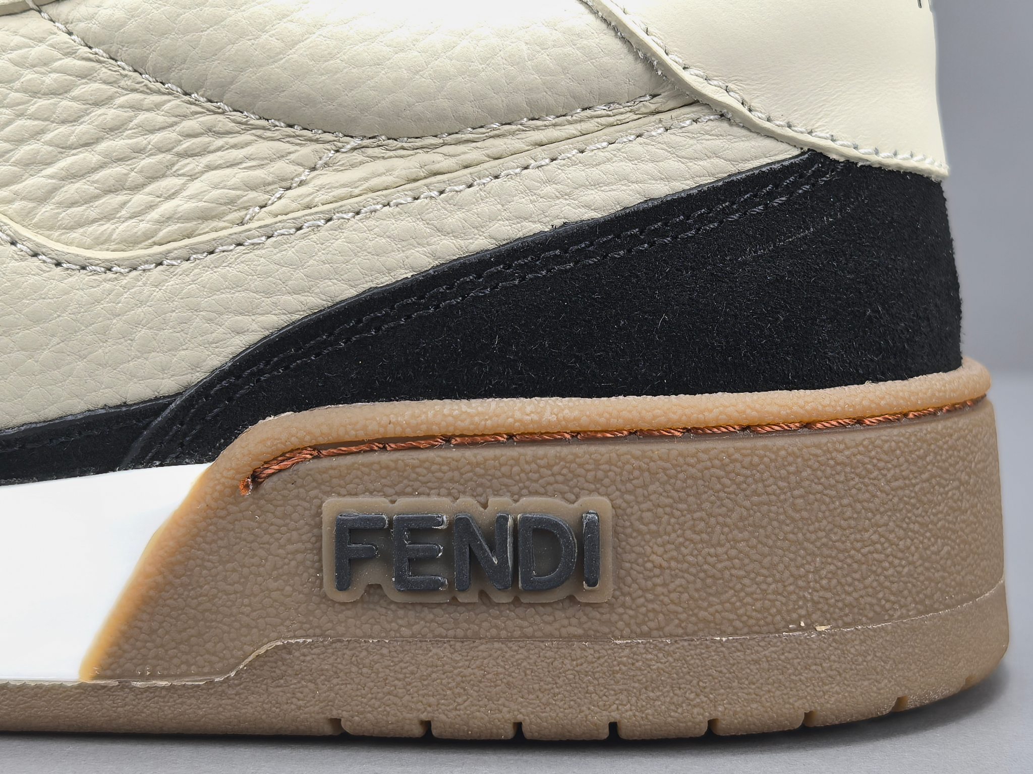 FENDI SHOE P Channel Advantage Engros tilgængelig — photo 4
