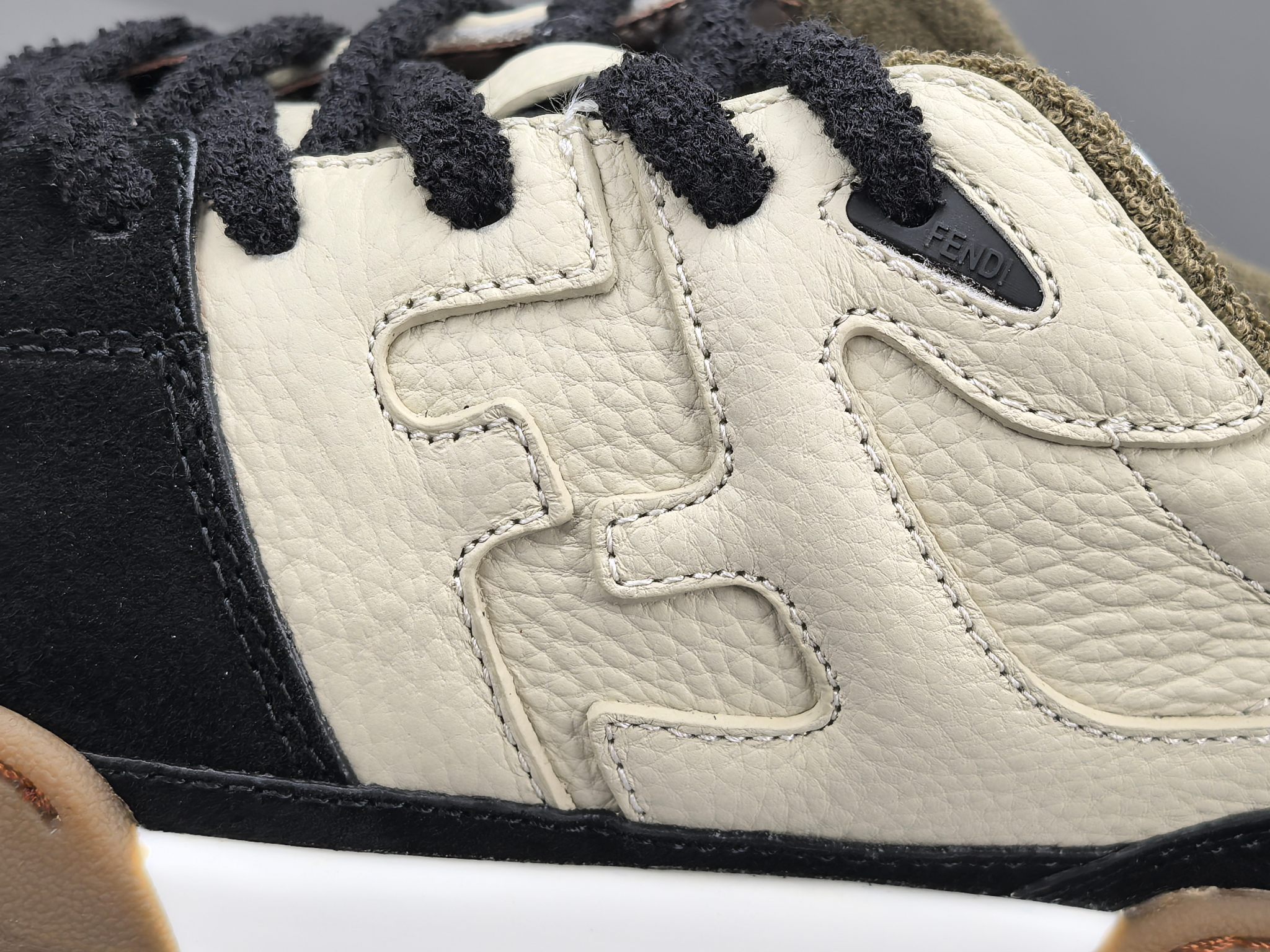 FENDI SHOE P Channel Advantage Engros tilgængelig — photo 3