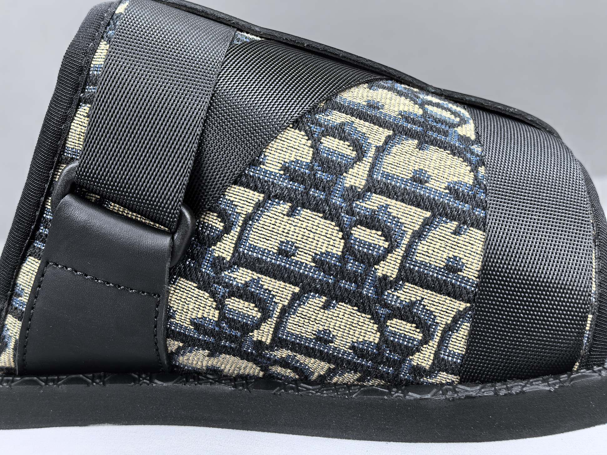 Chaussure dior P Channel Advantage, vente en gros disponible — photo 5