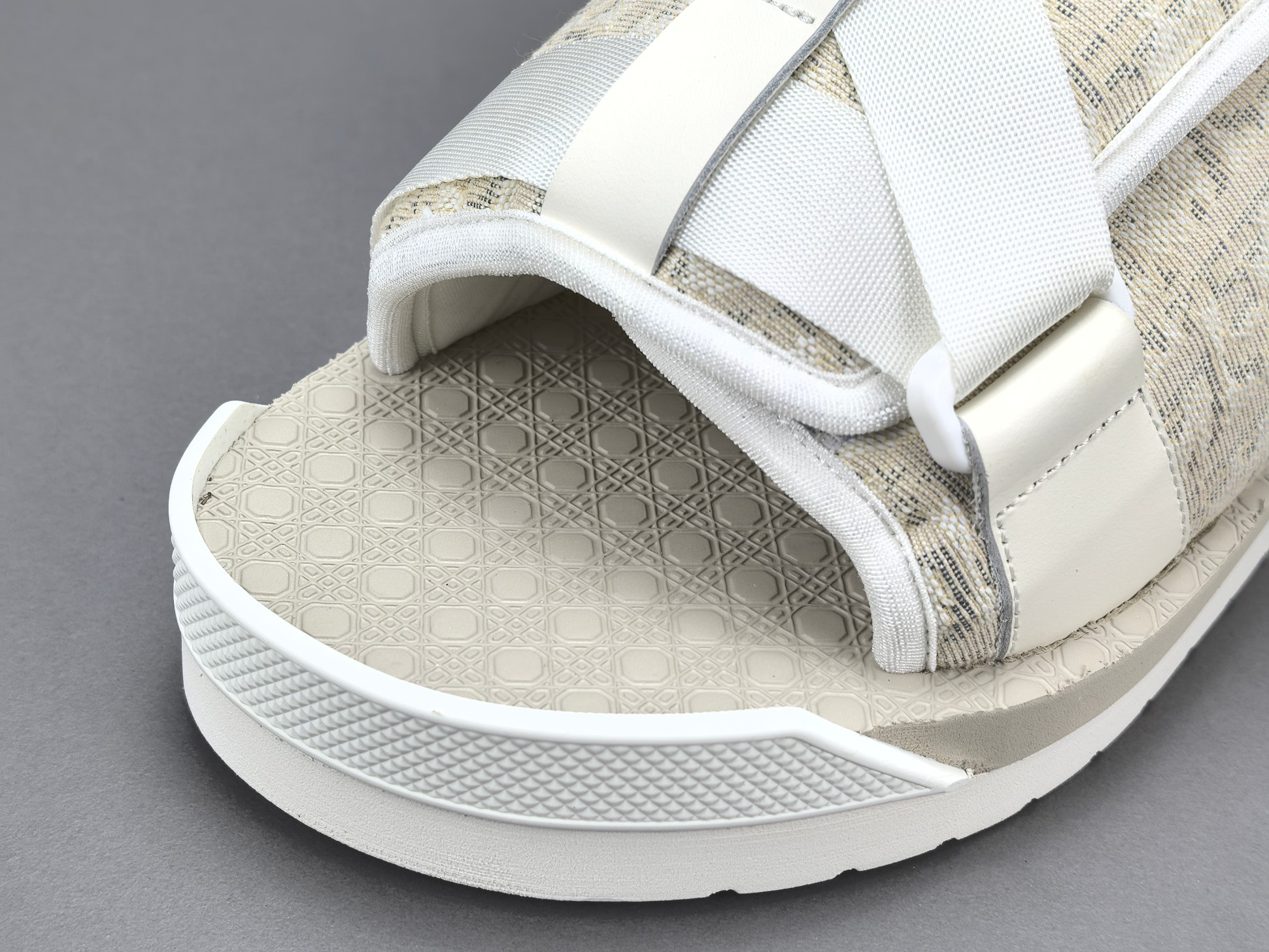 Vantaggio P Channel della scarpa Dior, disponibile all'ingrosso — photo 2