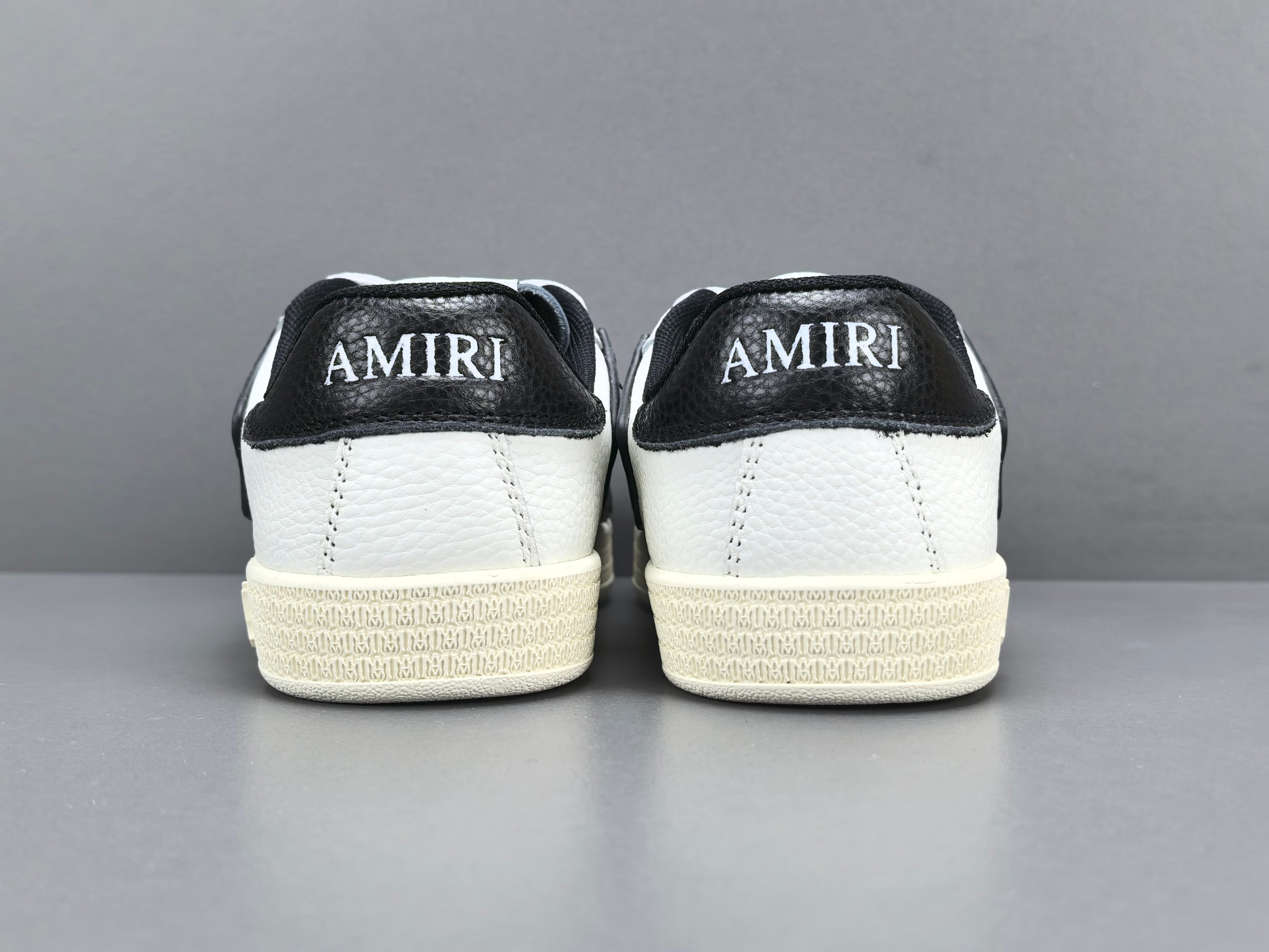 
【莞产 骨头鞋】AMIRI 牛剖层革牛皮革 圆头系带 低帮 板鞋 男女同款 白黑撞色
尺码35 36 