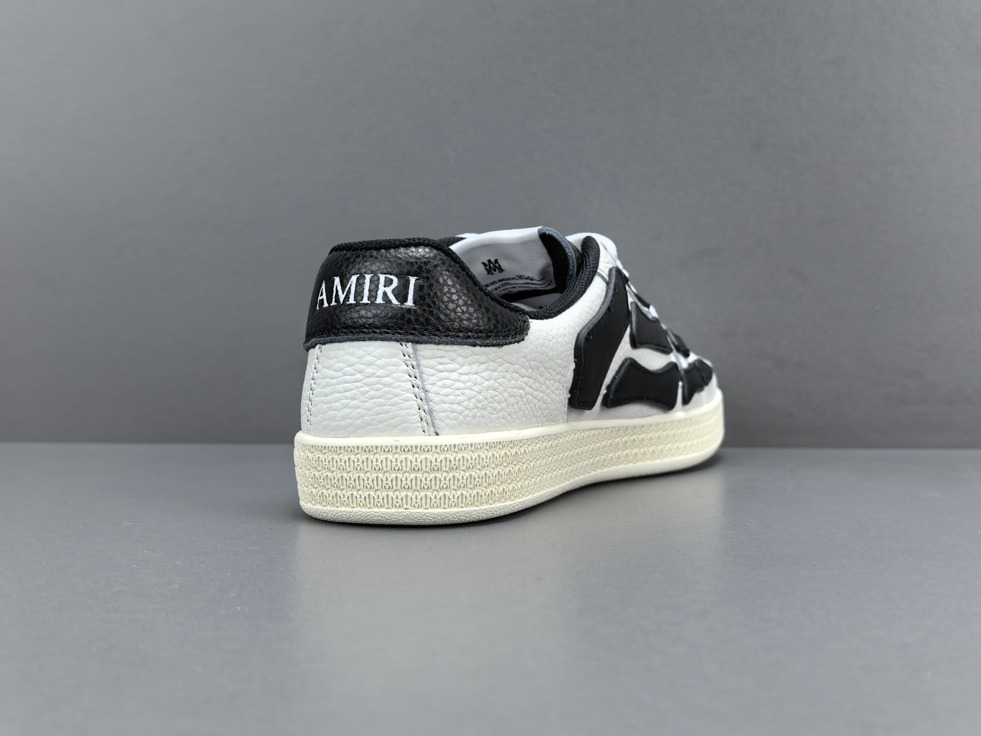 
【莞产 骨头鞋】AMIRI 牛剖层革牛皮革 圆头系带 低帮 板鞋 男女同款 白黑撞色
尺码35 36 