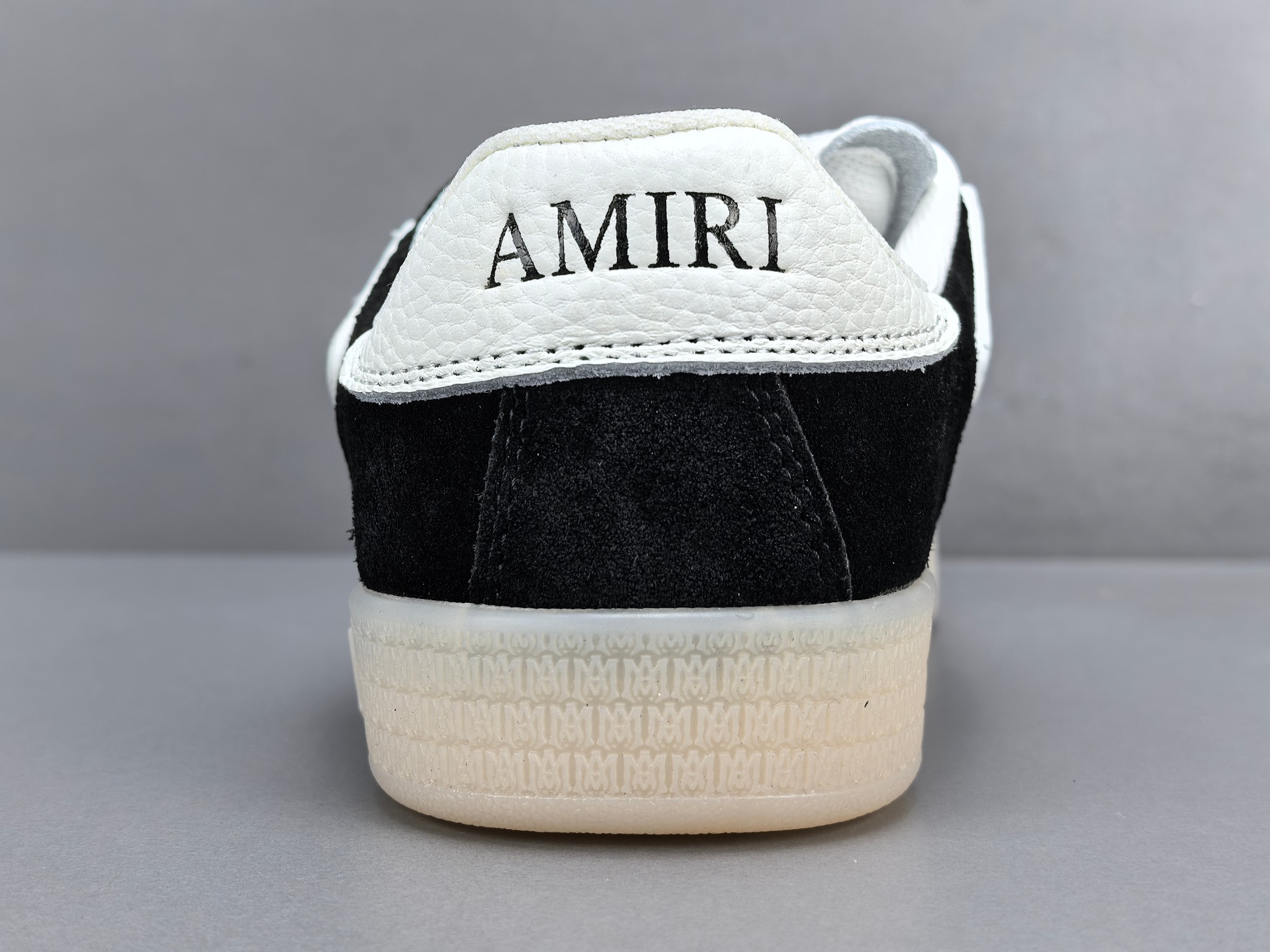 
【莞产 骨头鞋】AMIRI 牛剖层革牛皮革 圆头系带 低帮 板鞋 男女同款 白黑撞色
尺码35 36 