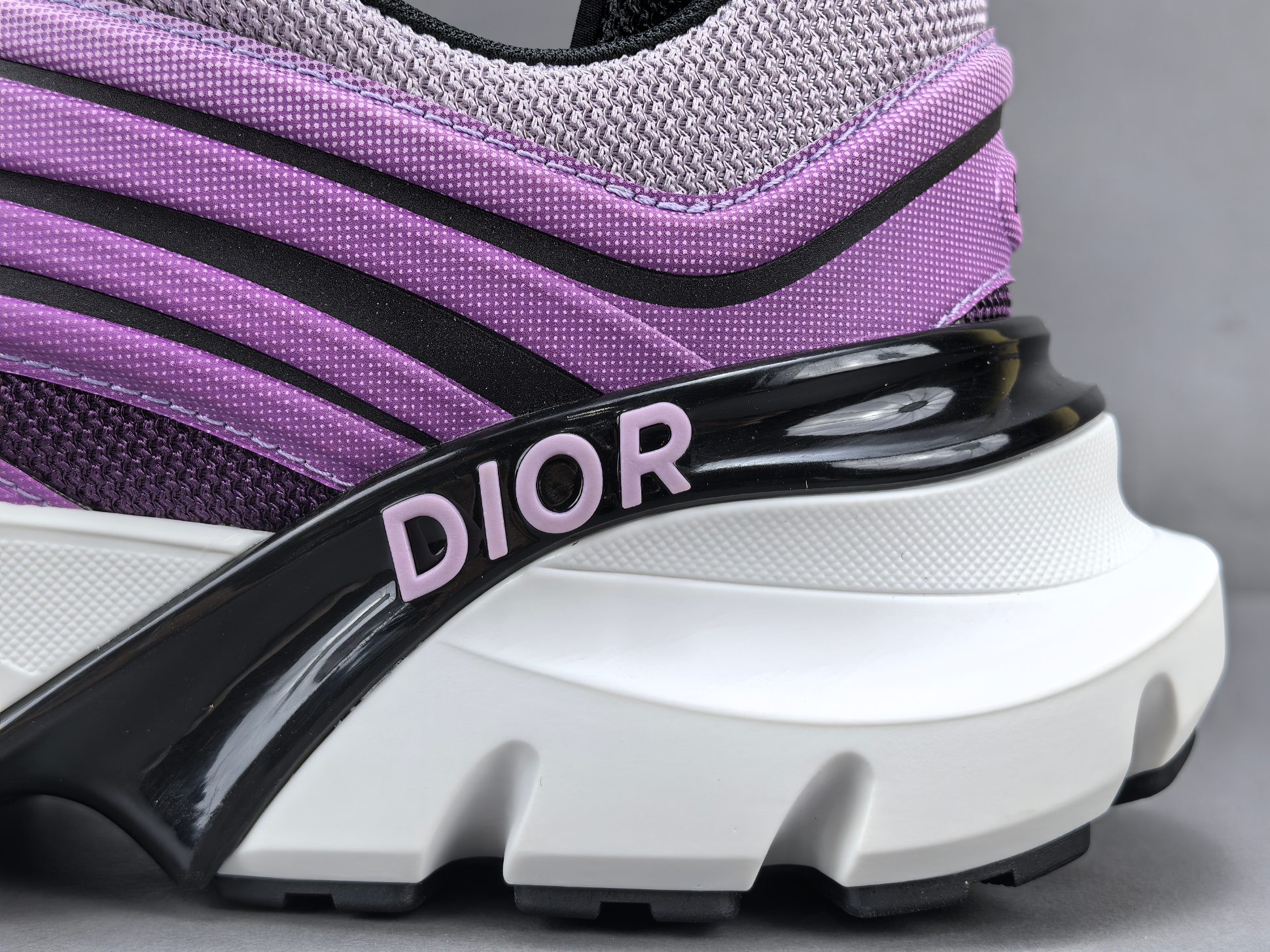 Vantaggio del canale P della scarpa Dior, disponibile all'ingrosso — photo 4
