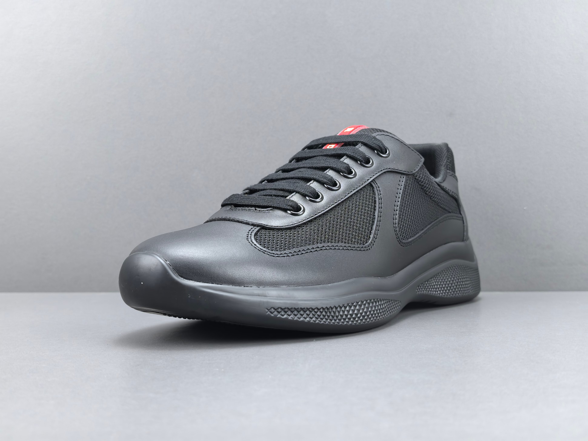 P 【纯原版 普拉达】PRADA America's Cup 漆皮 圆头系带时尚防滑耐磨 低帮运动鞋 尺