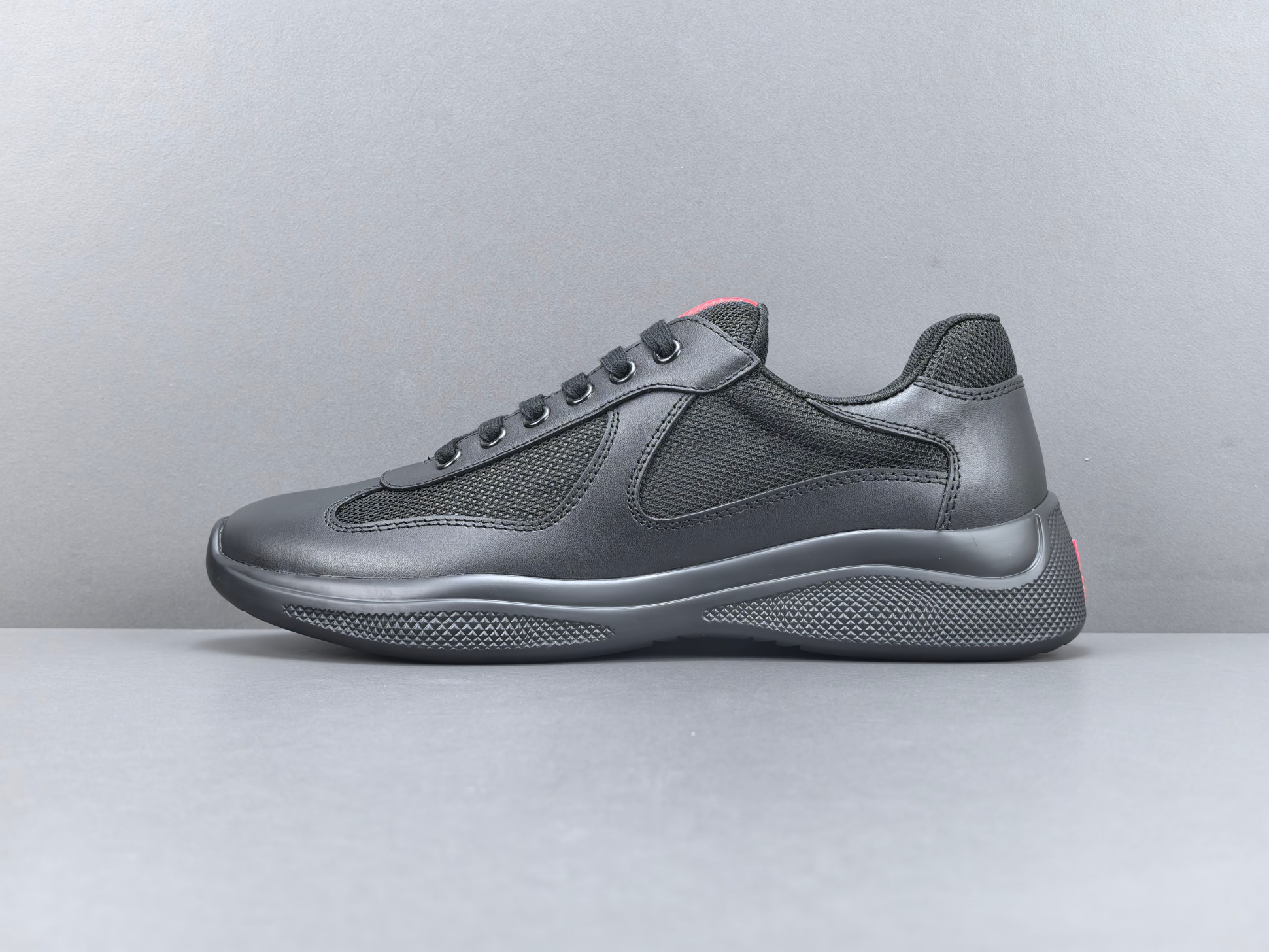 P 【纯原版 普拉达】PRADA America's Cup 漆皮 圆头系带时尚防滑耐磨 低帮运动鞋 尺