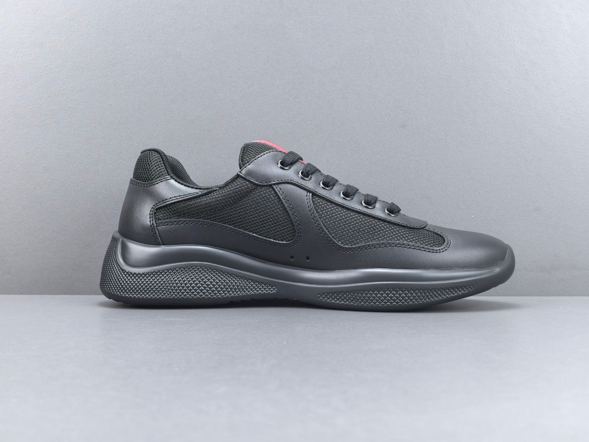 P 【纯原版 普拉达】PRADA America's Cup 漆皮 圆头系带时尚防滑耐磨 低帮运动鞋 尺