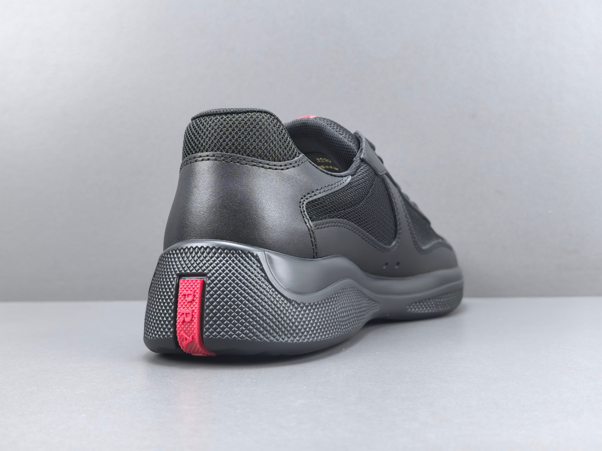 P 【纯原版 普拉达】PRADA America's Cup 漆皮 圆头系带时尚防滑耐磨 低帮运动鞋 尺